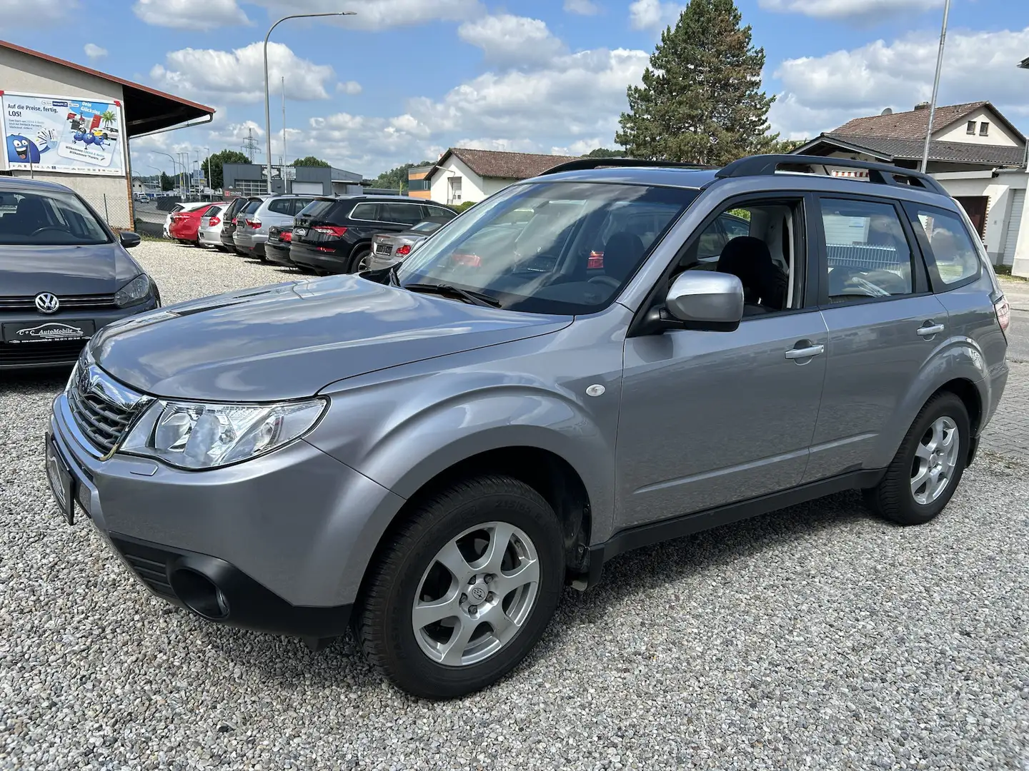 Subaru Forester Comfort 4x4 Xenon SHZ PDC AHK Argento - 1