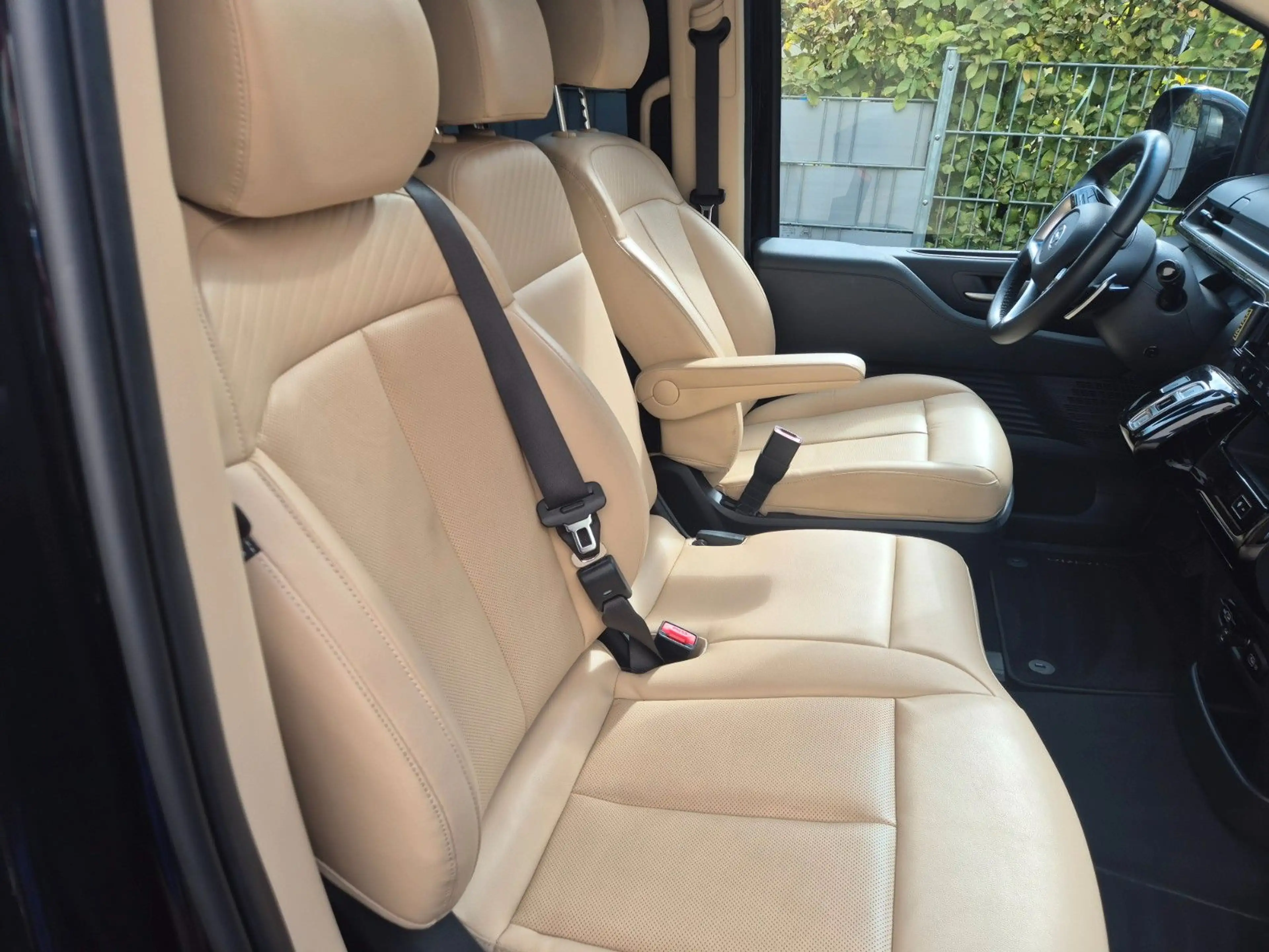 Hyundai STARIA Prime 4WD VOLL — photo 4