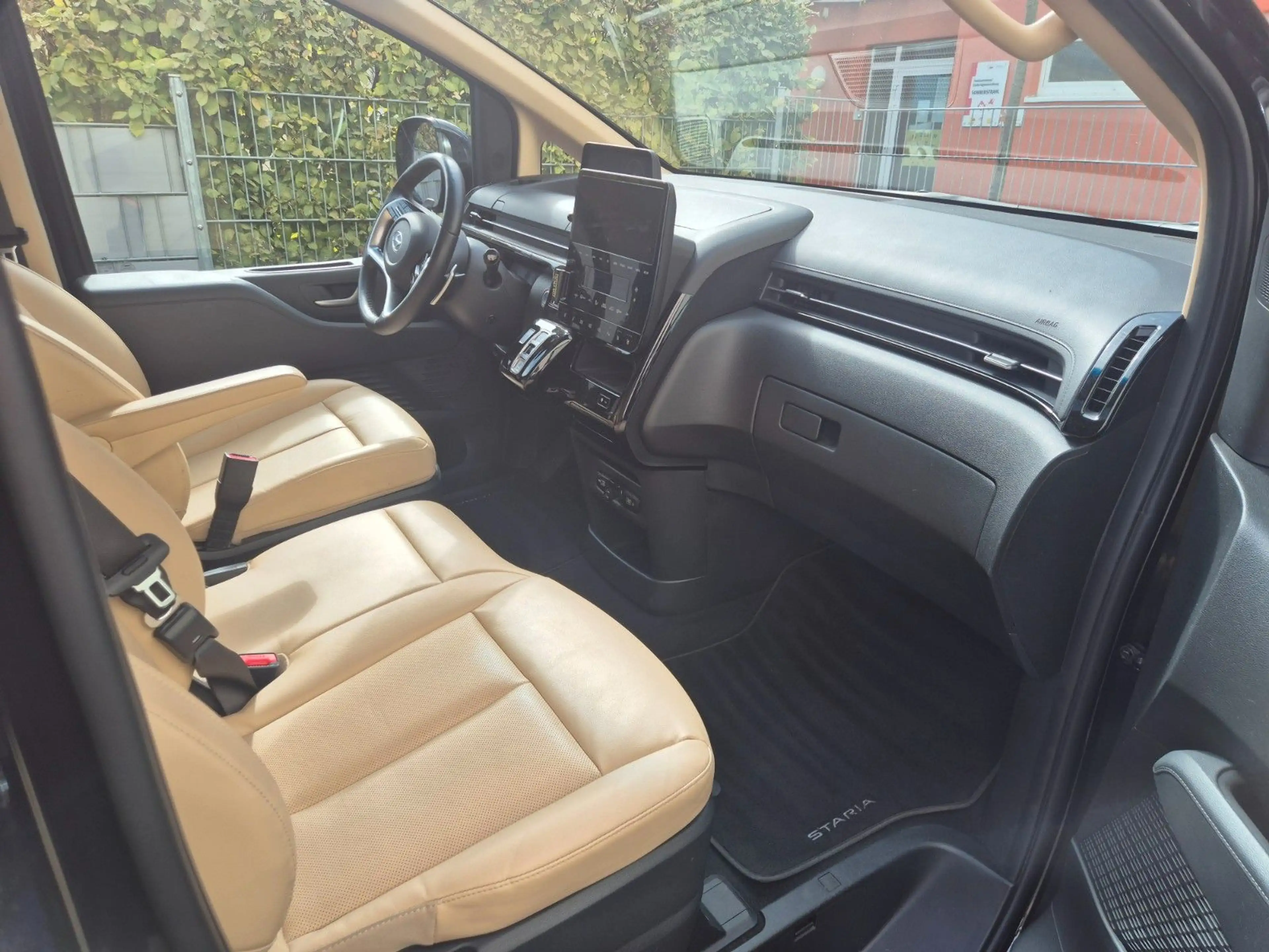 Hyundai STARIA Prime 4WD VOLL — photo 2