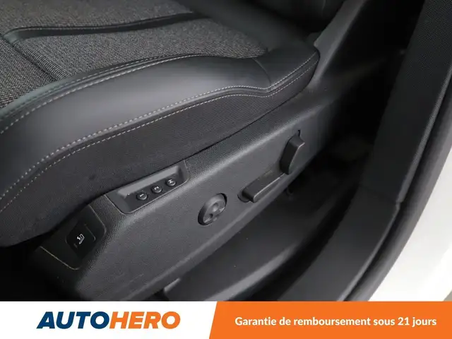 Peugeot 3008 view 11
