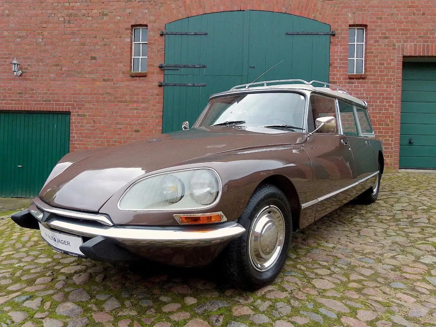 Citroen DS 23 Break Luxus in brun-scarabee Maro - 1