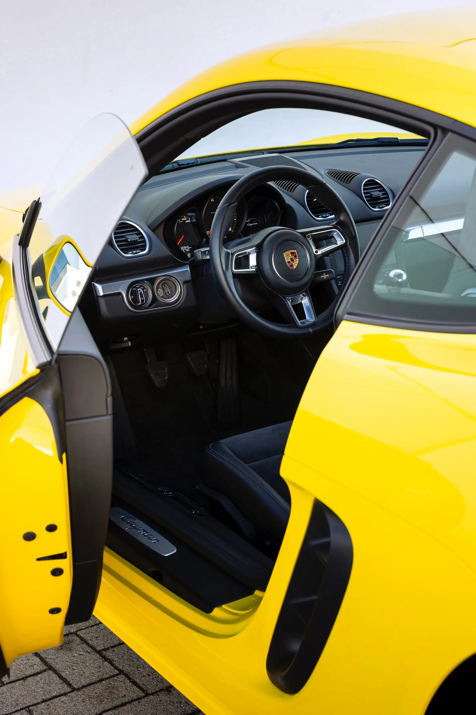 Porsche 718 718 Cayman — photo 14