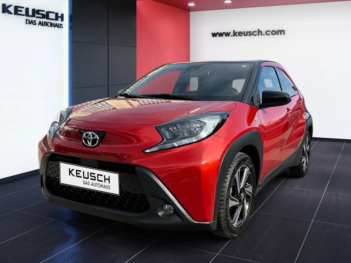 Toyota Aygo X AYGO X 1,0 VVT-i Rot - 1