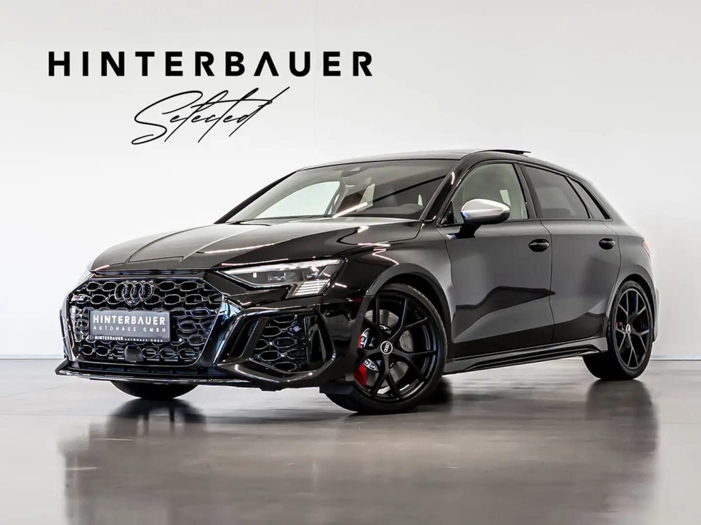Audi RS3 2.5 TFSI Quattro*PANO*MATRIX-LED*BANG OLUFSEN Schwarz - 1