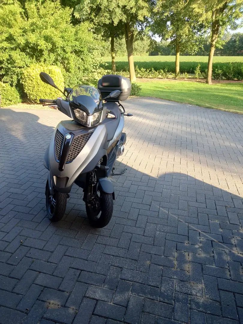 Piaggio MP3 300 Yourban 300 LT - 2