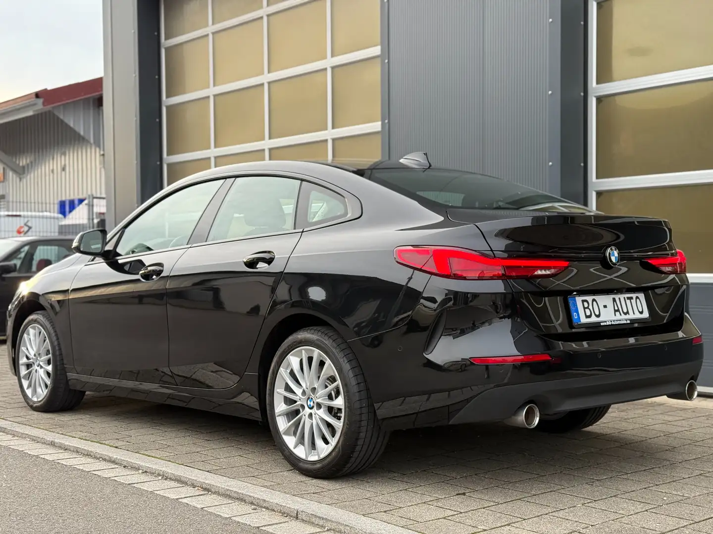 BMW 220 d xDrive Gran Coupé Virtual LED Kamera 8-fach Schwarz - 2