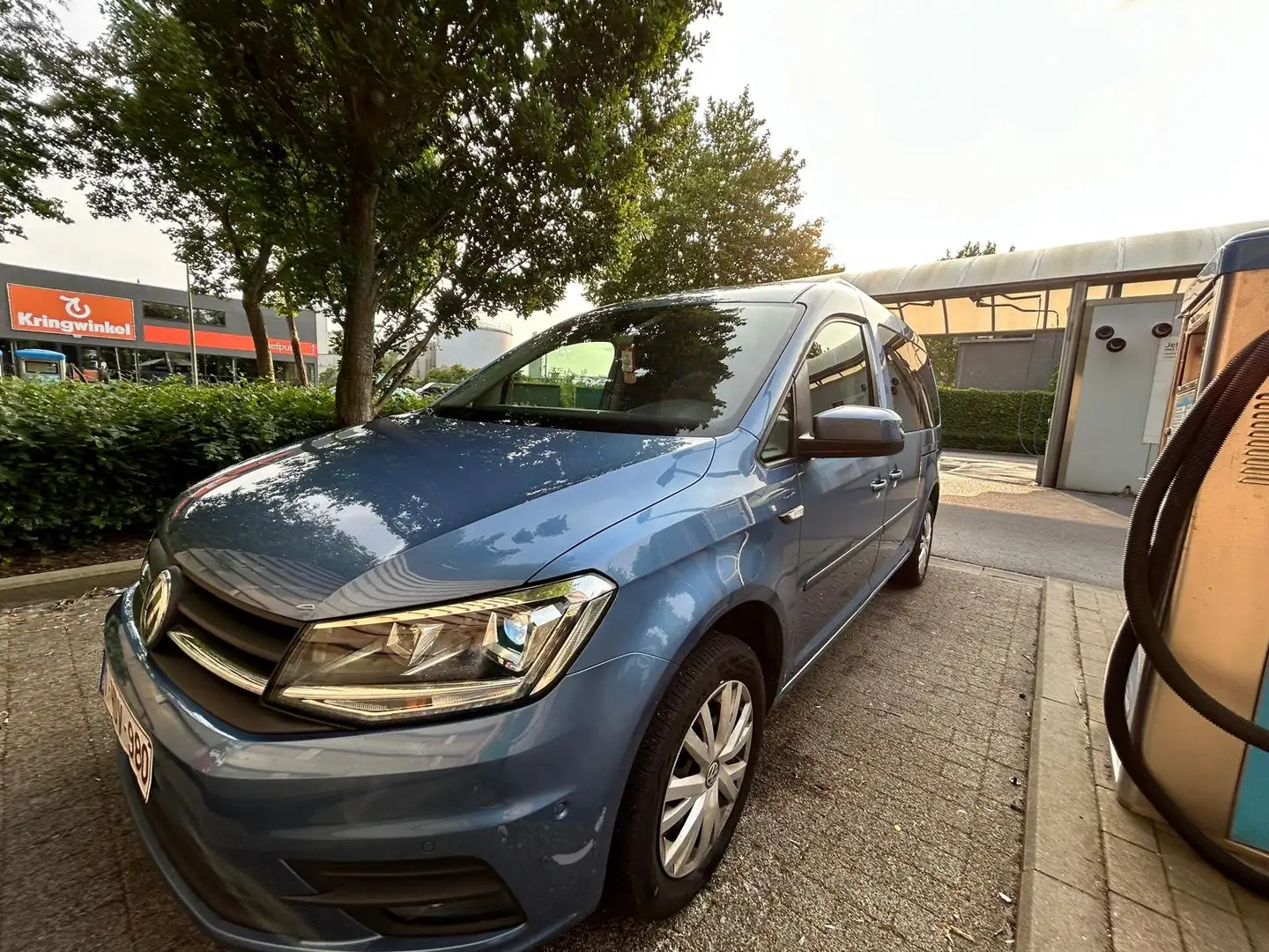 Volkswagen Caddy Caddy 1.4 BiFuel TGI (7-Si.) DSG Maxi Comfortline Bleu - 2