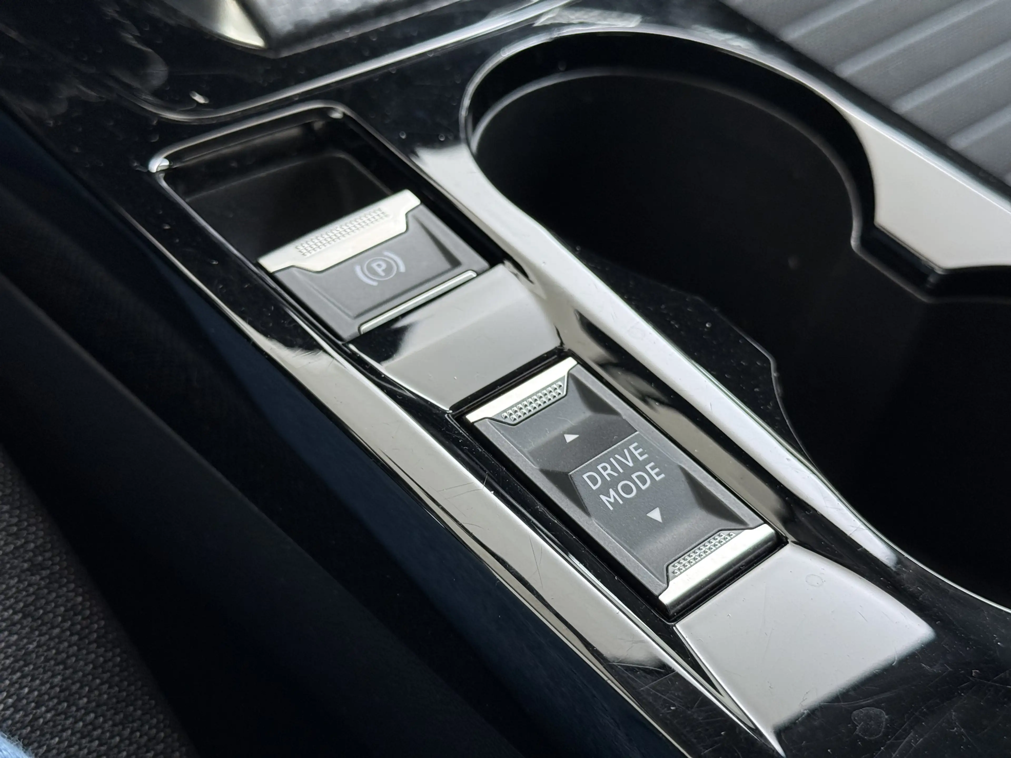 Peugeot e-208 EV 5Drs 50kWh All-Season Banden Navi Apple Carplay — photo 29