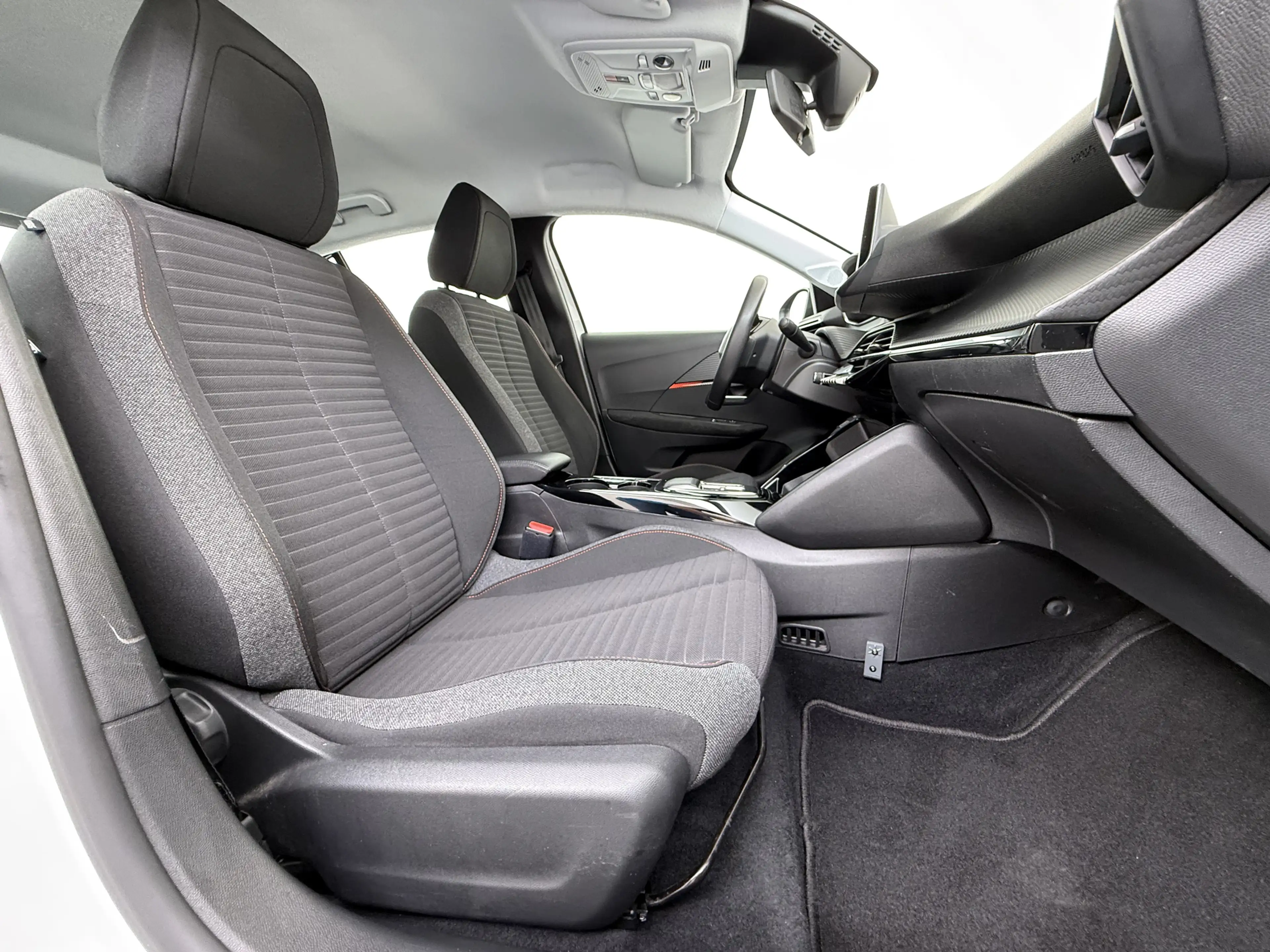 Peugeot e-208 EV 5Drs 50kWh All-Season Banden Navi Apple Carplay — photo 31