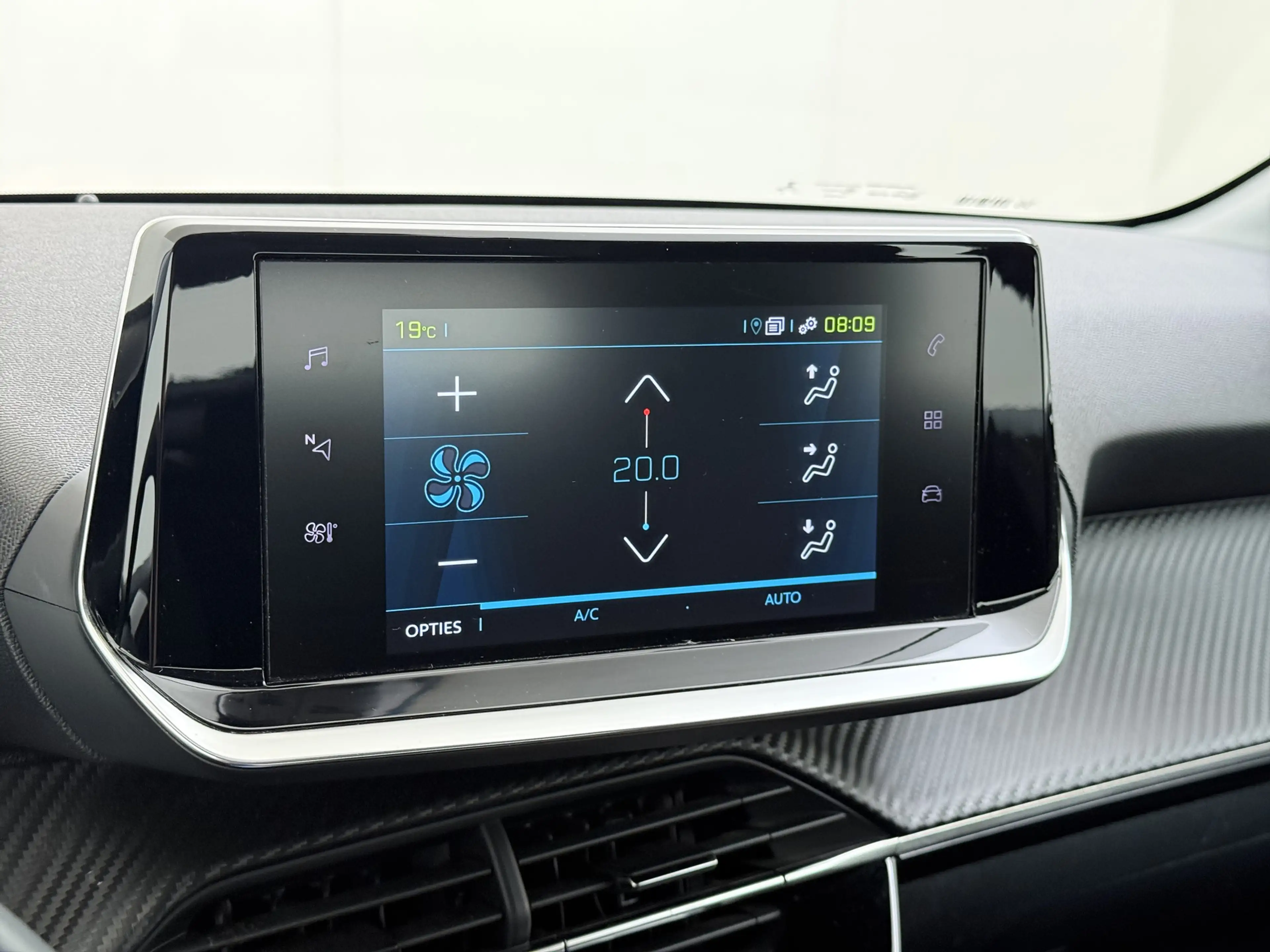 Peugeot e-208 EV 5Drs 50kWh All-Season Banden Navi Apple Carplay — photo 14