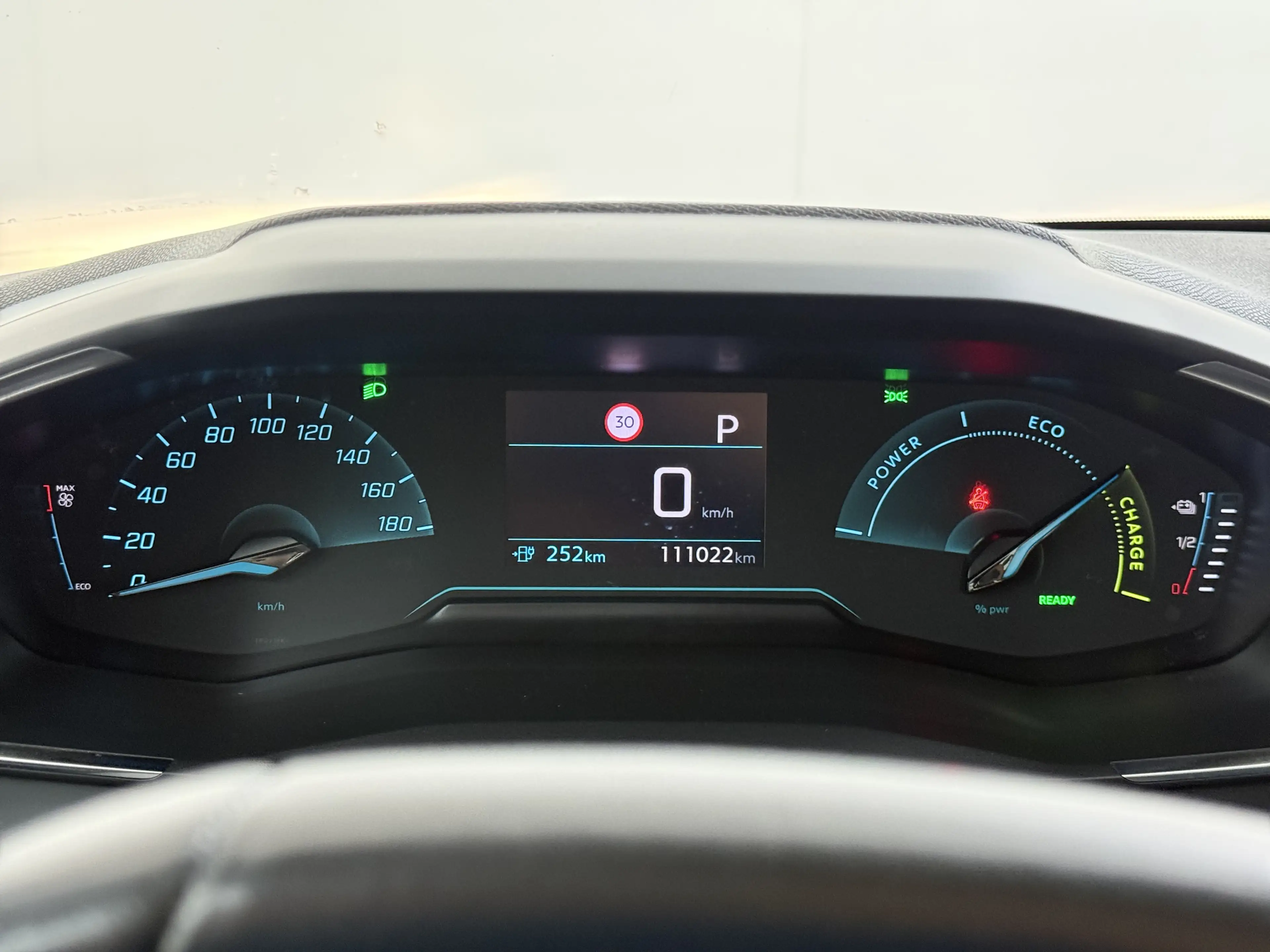 Peugeot e-208 EV 5Drs 50kWh All-Season Banden Navi Apple Carplay — photo 26