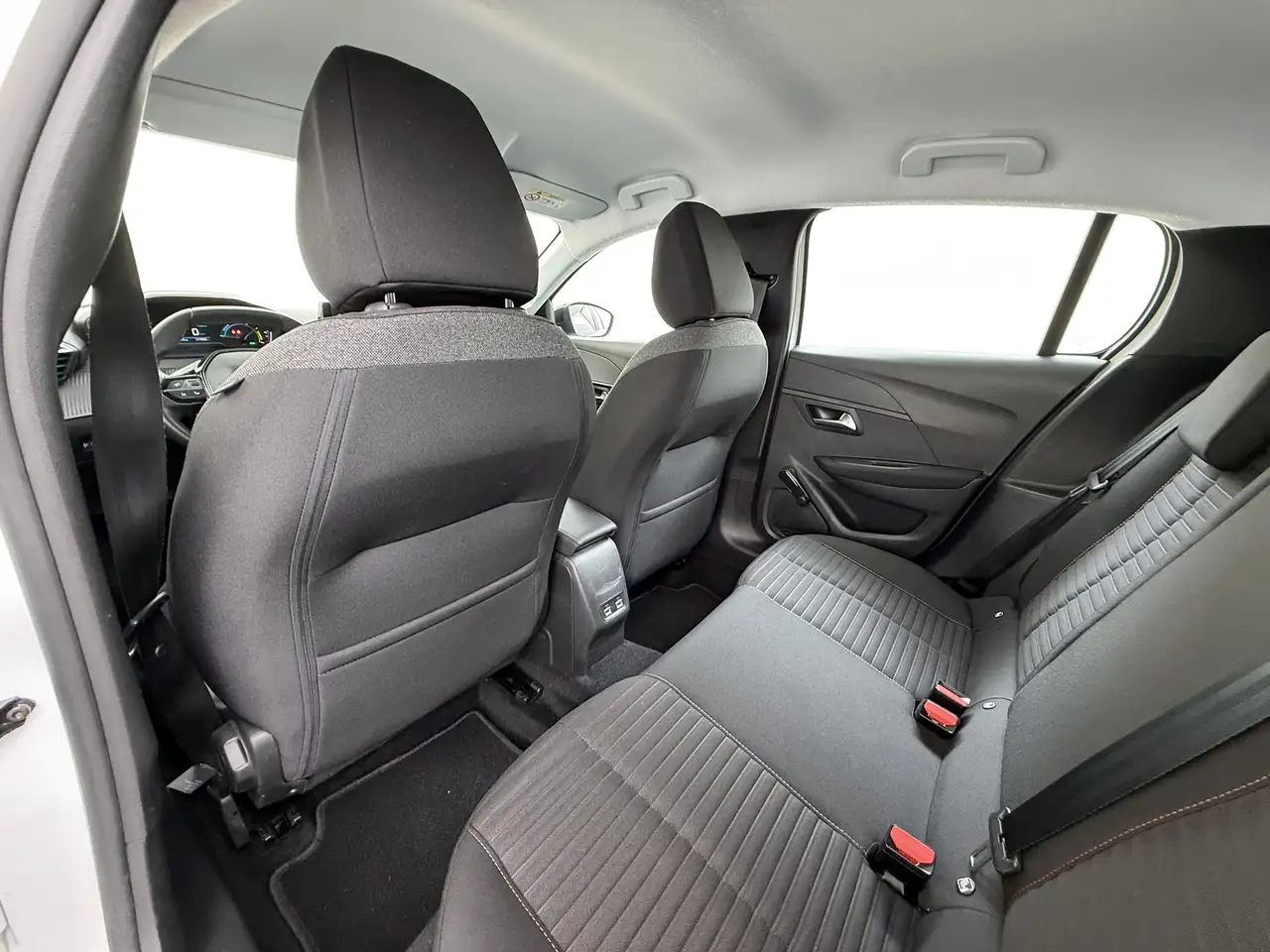 Peugeot E-208 EV 5Drs 50kWh All-Season Banden Navi Apple Carplay, миниатюра 11