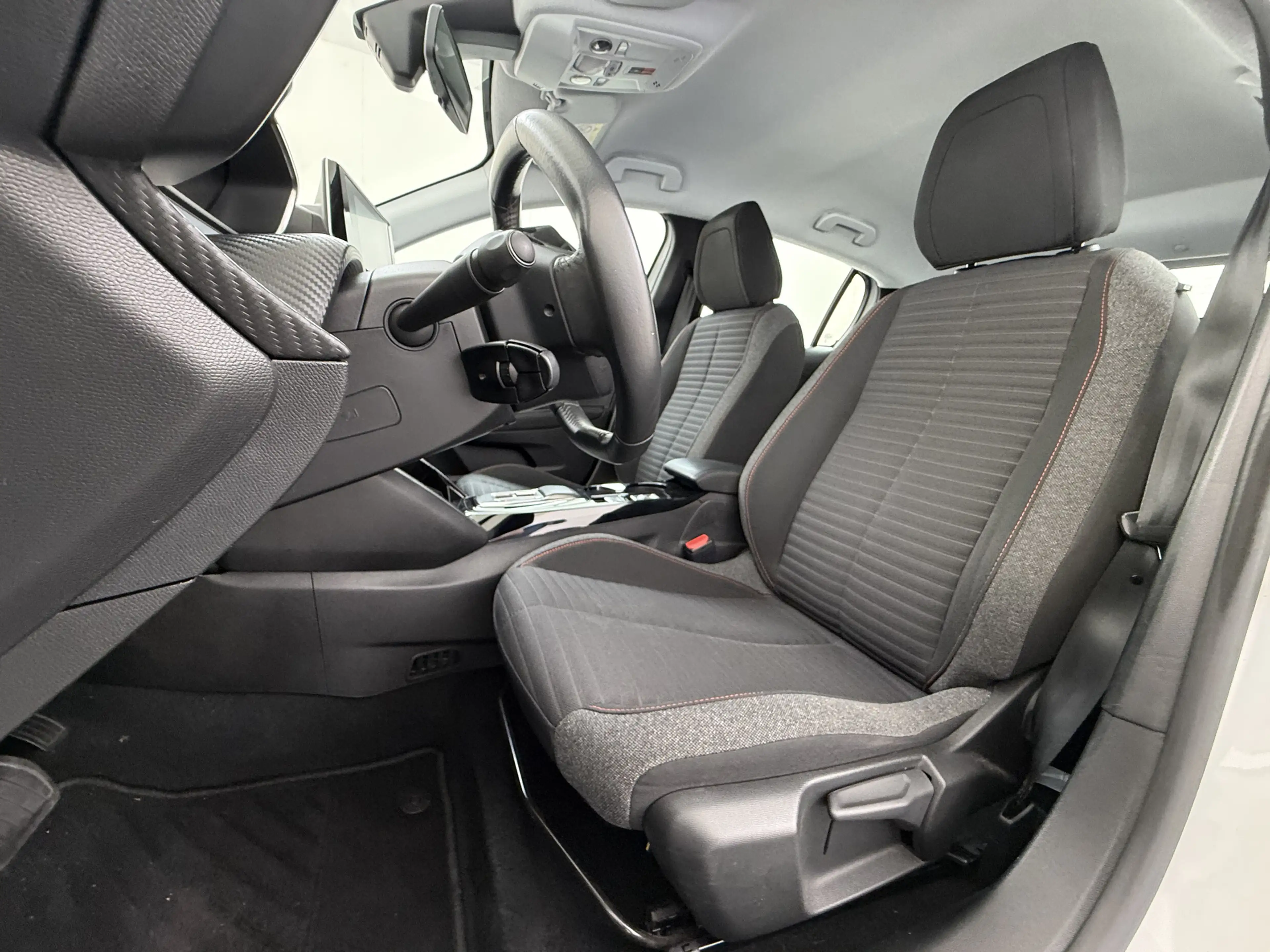 Peugeot e-208 EV 5Drs 50kWh All-Season Banden Navi Apple Carplay — photo 10