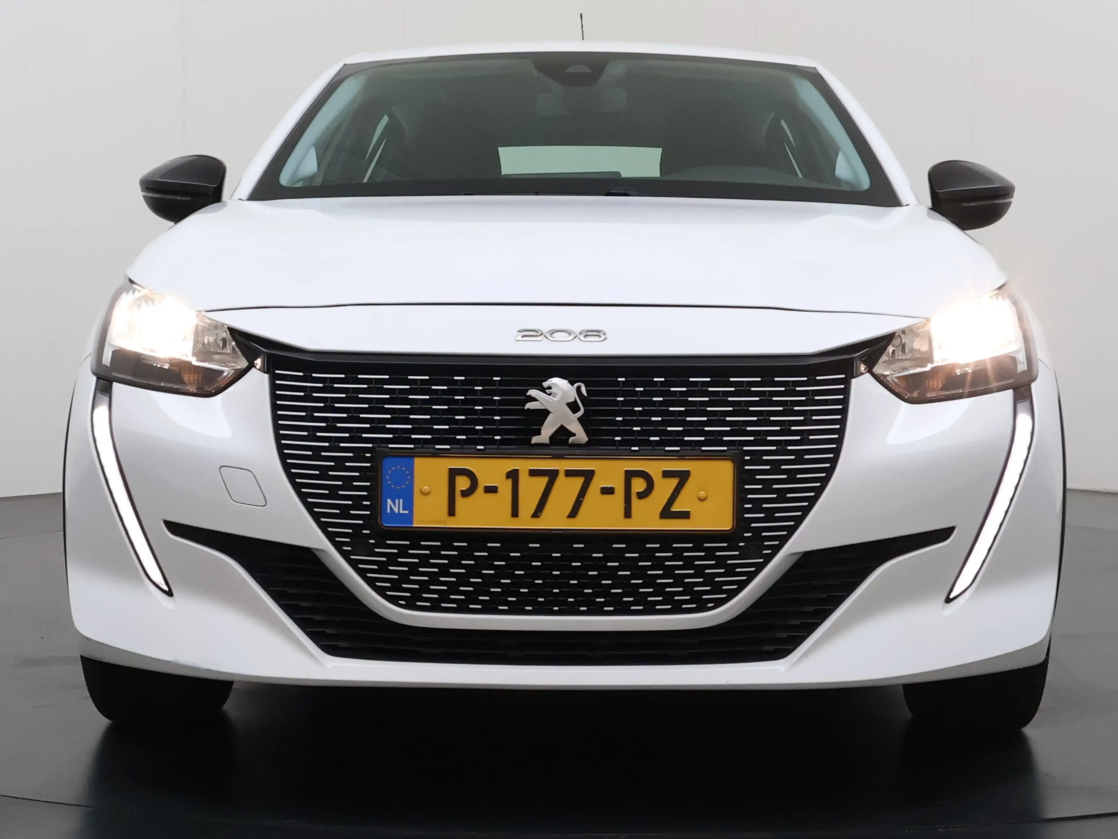 Peugeot e-208 EV 5Drs 50kWh All-Season Banden Navi Apple Carplay — photo 35