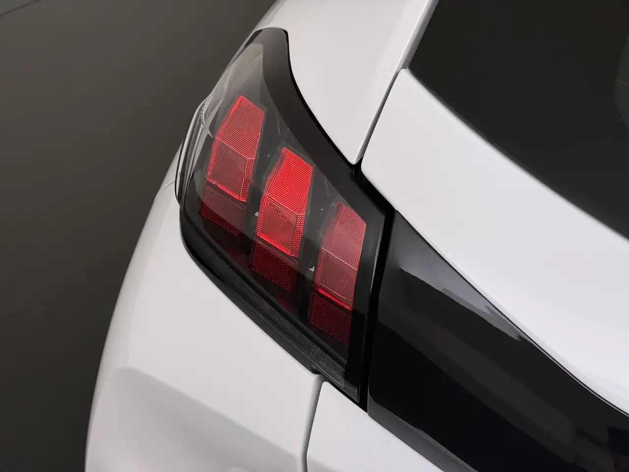 Peugeot E-208 EV 5Drs 50kWh All-Season Banden Navi Apple Carplay, миниатюра 20
