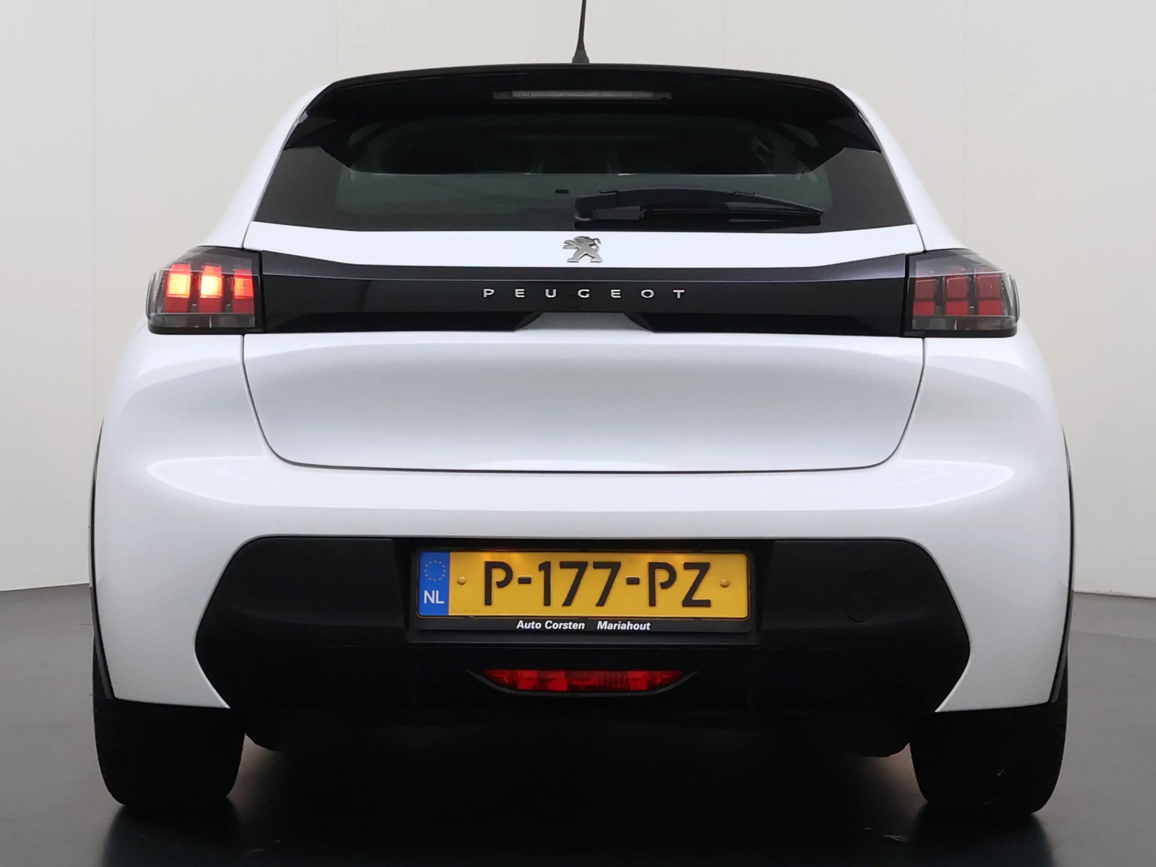 Peugeot e-208 EV 5Drs 50kWh All-Season Banden Navi Apple Carplay — photo 36