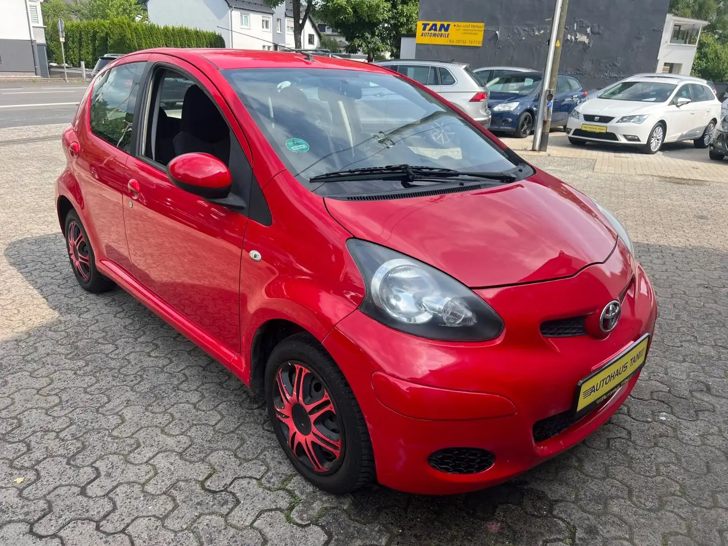 Toyota Aygo AYGO *TÜV & ÖLWECHSEL NEU* Roşu - 1