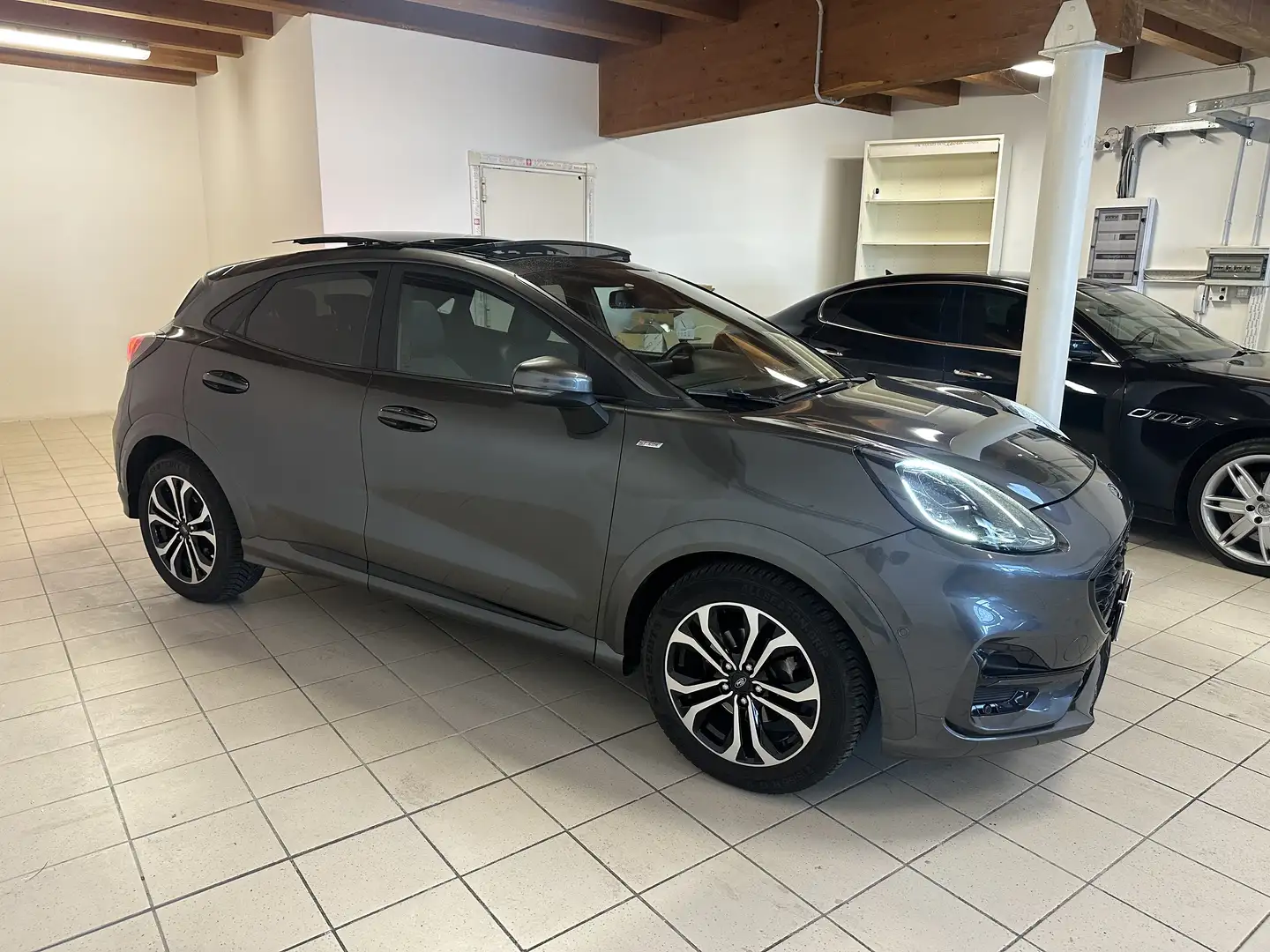 Ford Puma 1.0 ecoboost h ST-Line FULL Gris - 2