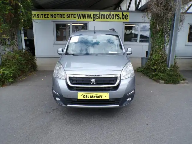 Peugeot Partner ELECTRIQUE  Automatique gris 07/19 15254km Airco