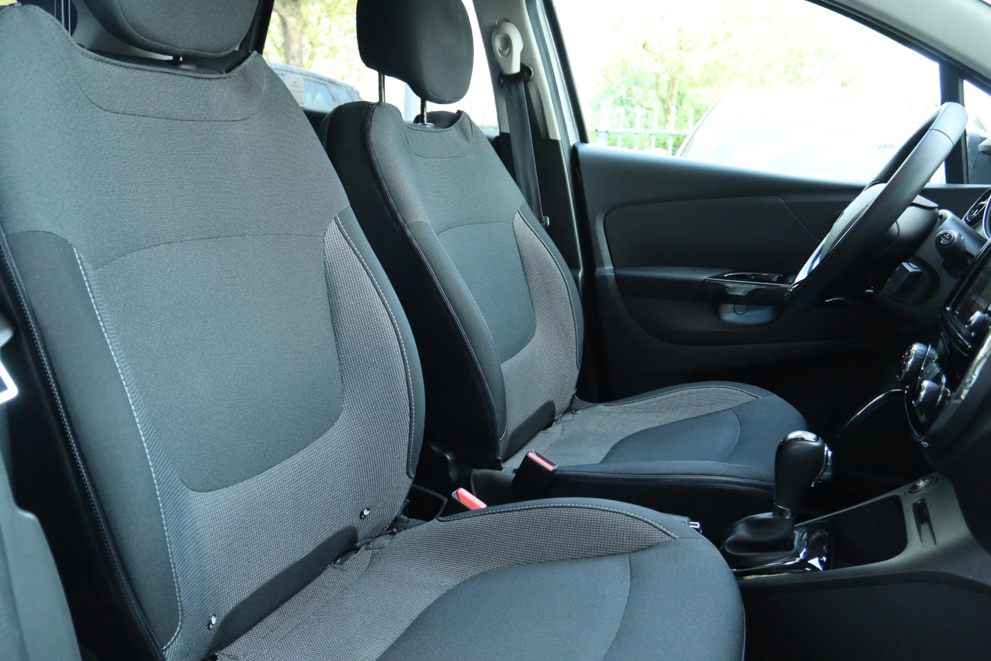 Renault Captur 1.2 TCE DYNAMIQUE AUT. | CAMERA | KEY-LESS | PDC | — photo 4
