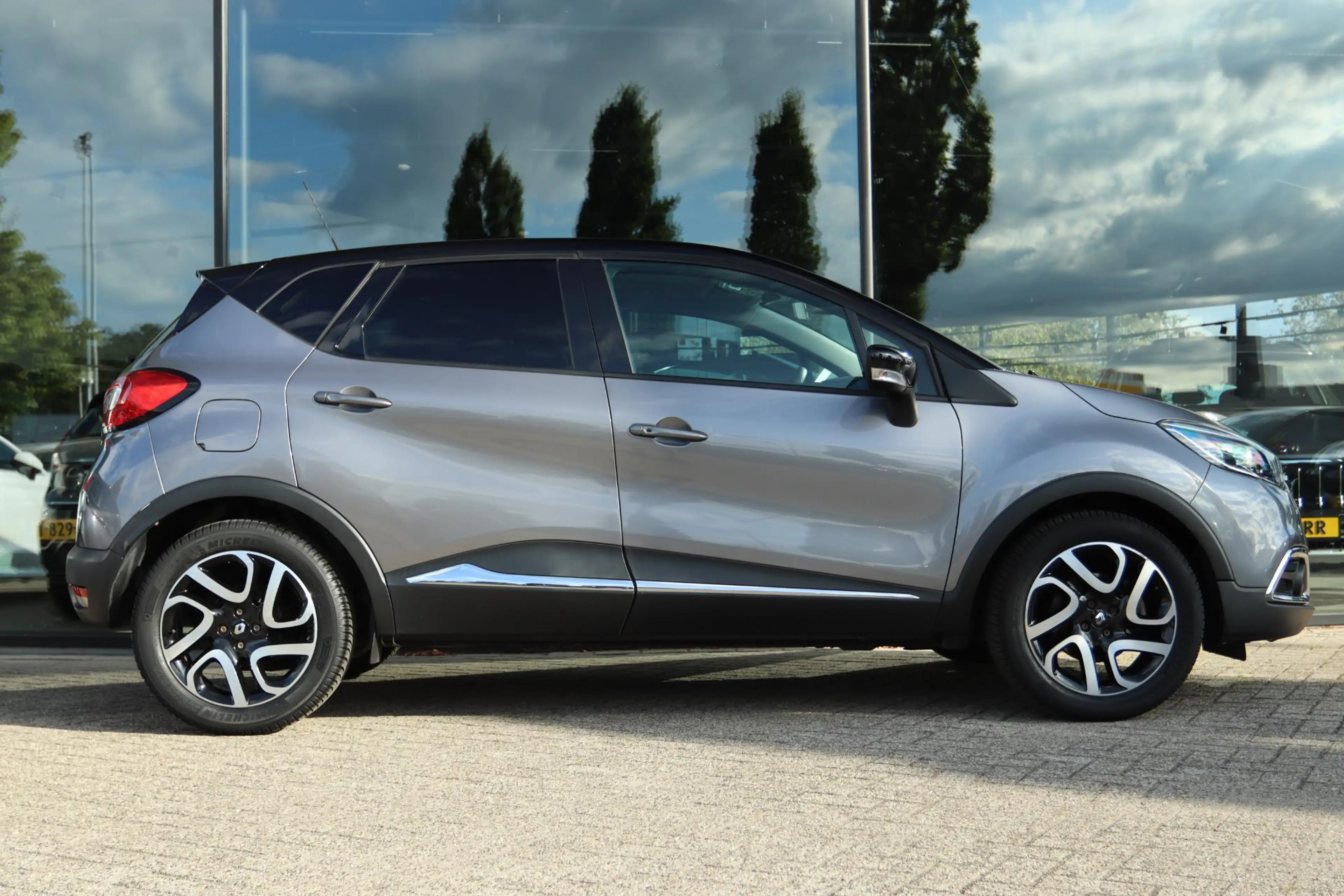 Renault Captur 1.2 TCE DYNAMIQUE AUT. | CAMERA | KEY-LESS | PDC | — photo 8