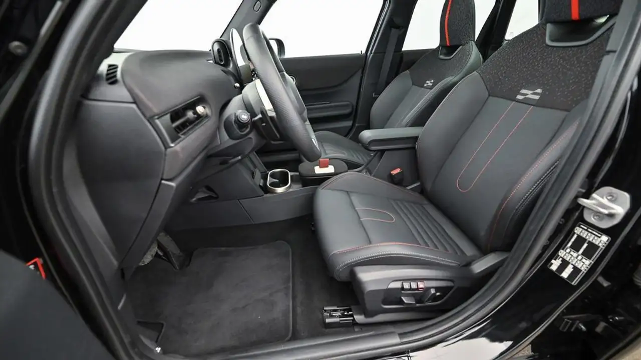 MINI Cooper C John Cooper Works Trim 21