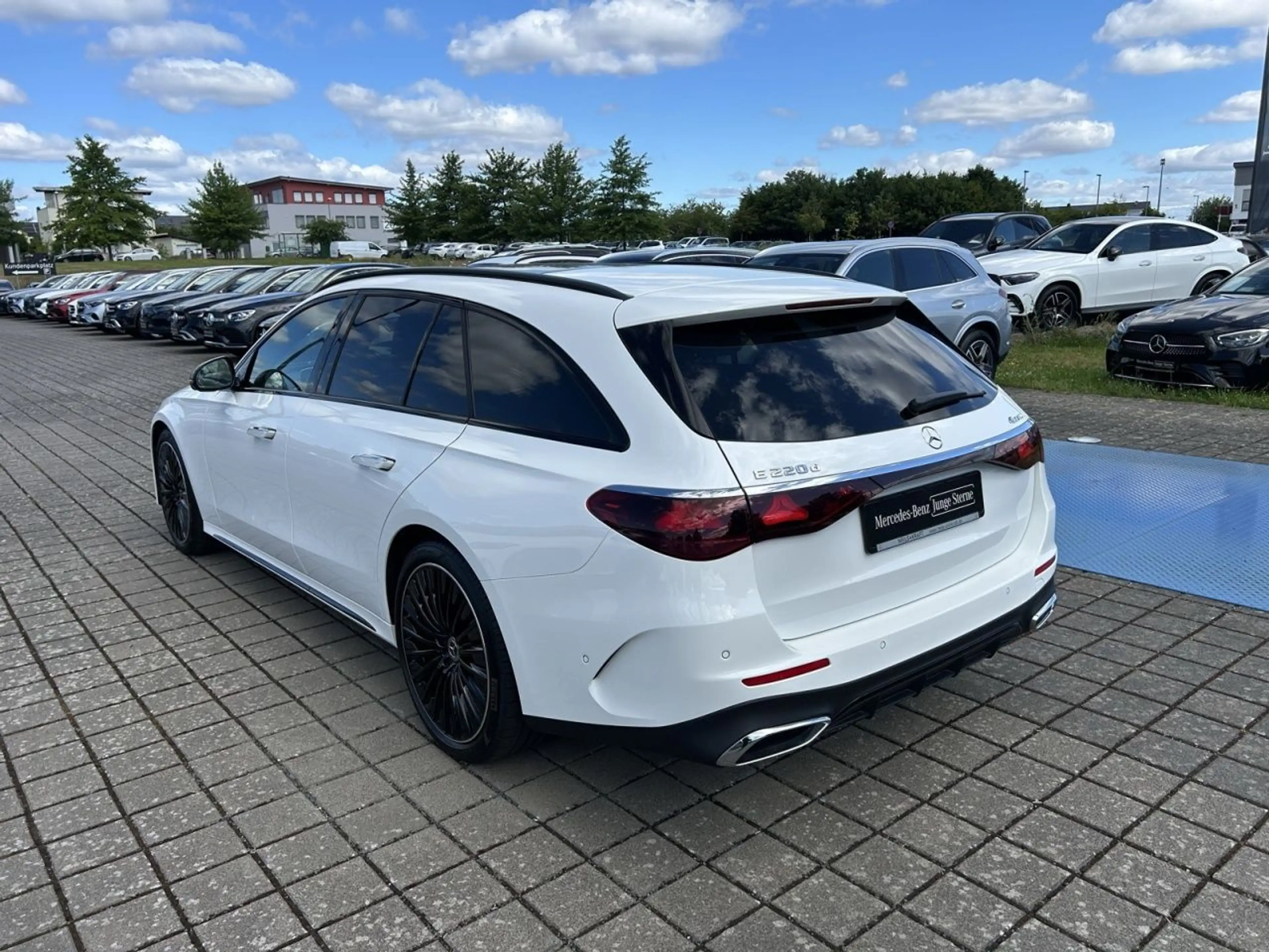 Mercedes-Benz E 220 d T 4M AMG+BURM+NIGHT+DIGI LIGHT+MEMORY — photo 8