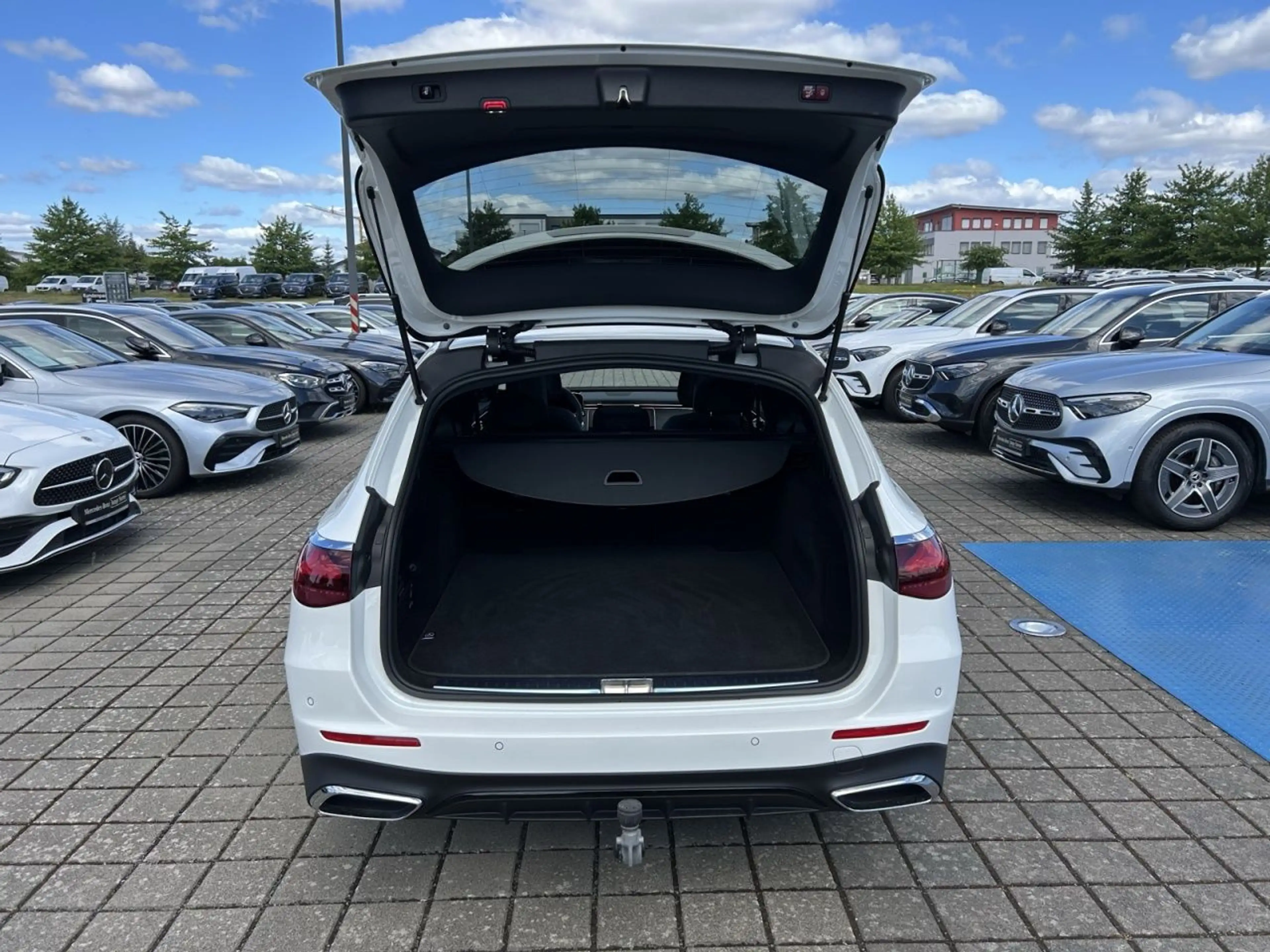 Mercedes-Benz E 220 d T 4M AMG+BURM+NIGHT+DIGI LIGHT+MEMORY — photo 10