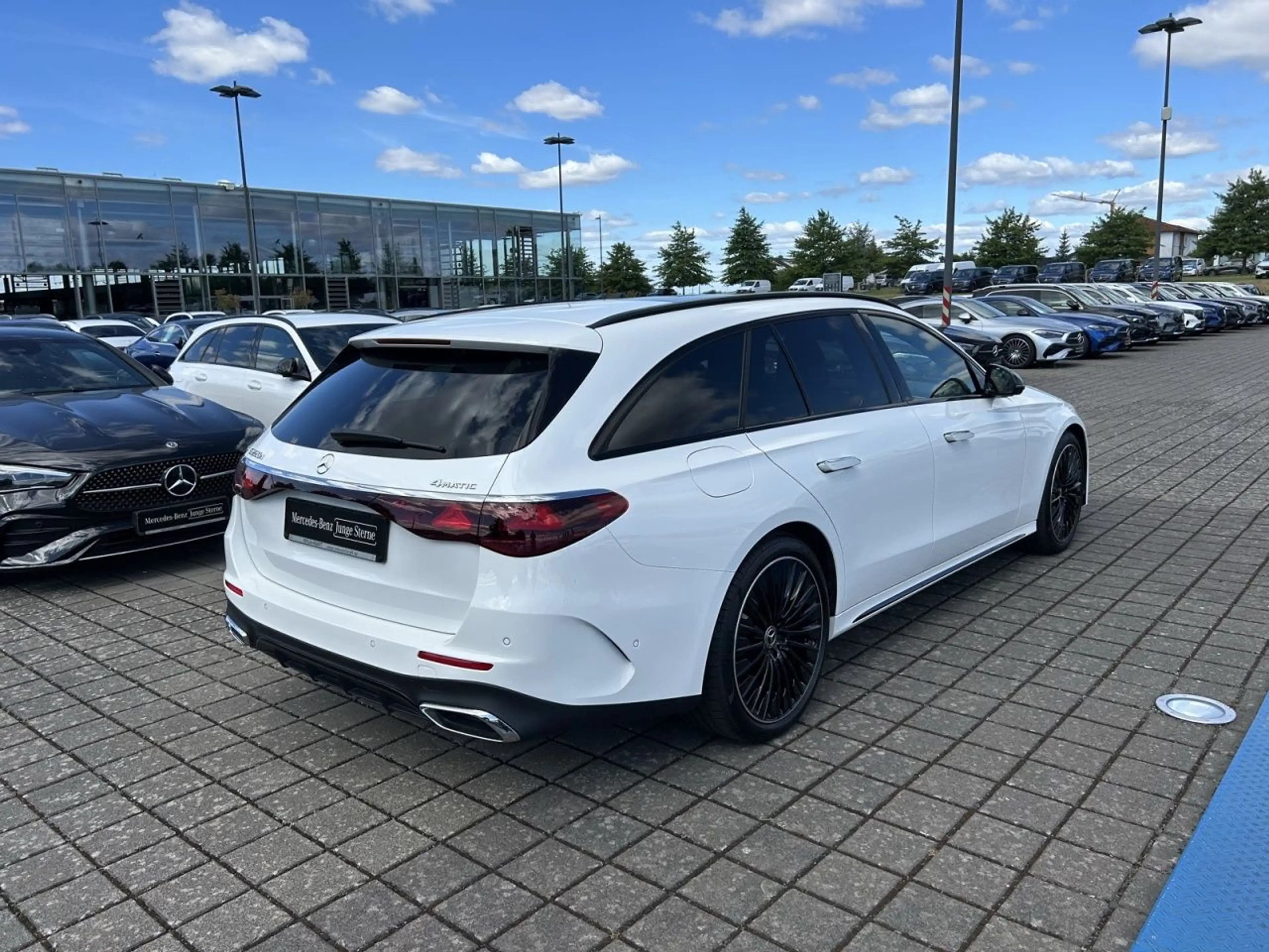 Mercedes-Benz E 220 d T 4M AMG+BURM+NIGHT+DIGI LIGHT+MEMORY — photo 6