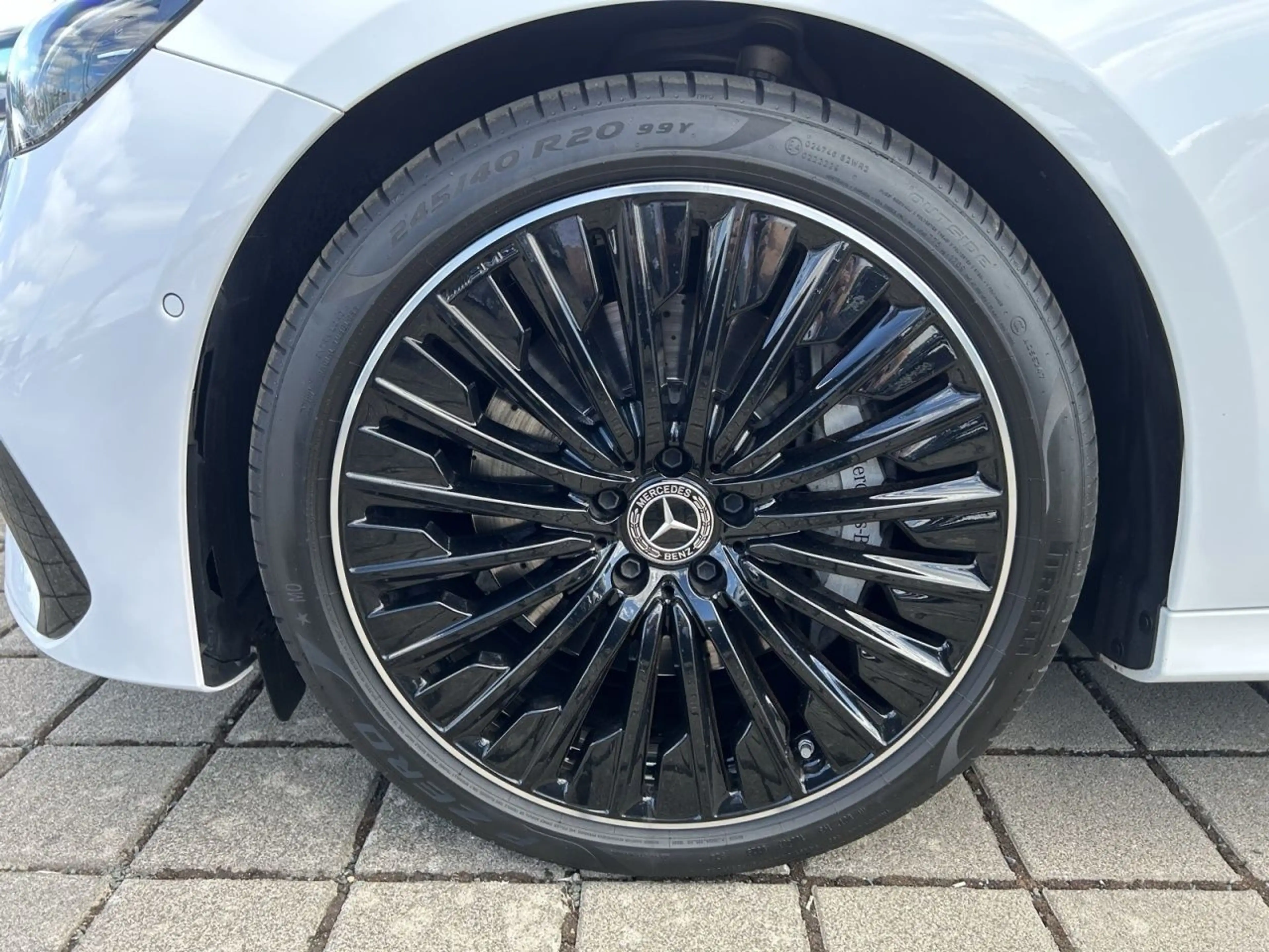 Mercedes-Benz E 220 d T 4M AMG+BURM+NIGHT+DIGI LIGHT+MEMORY — photo 11