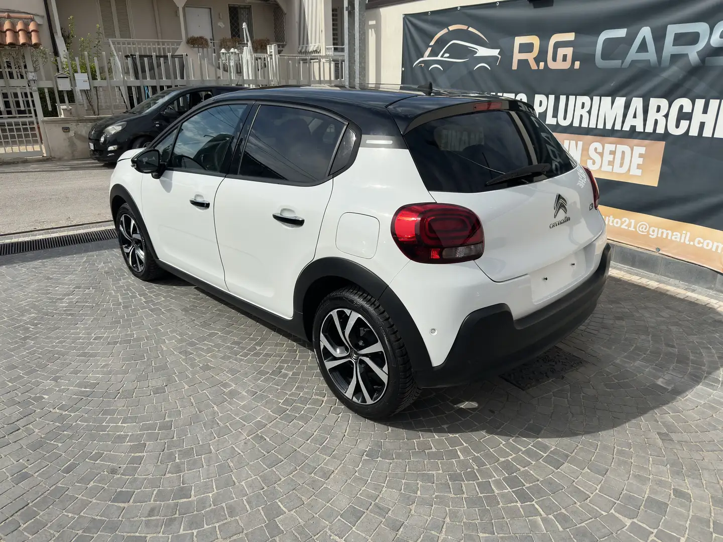 Citroen C3 1.2 puretech Shine 82cv - 2