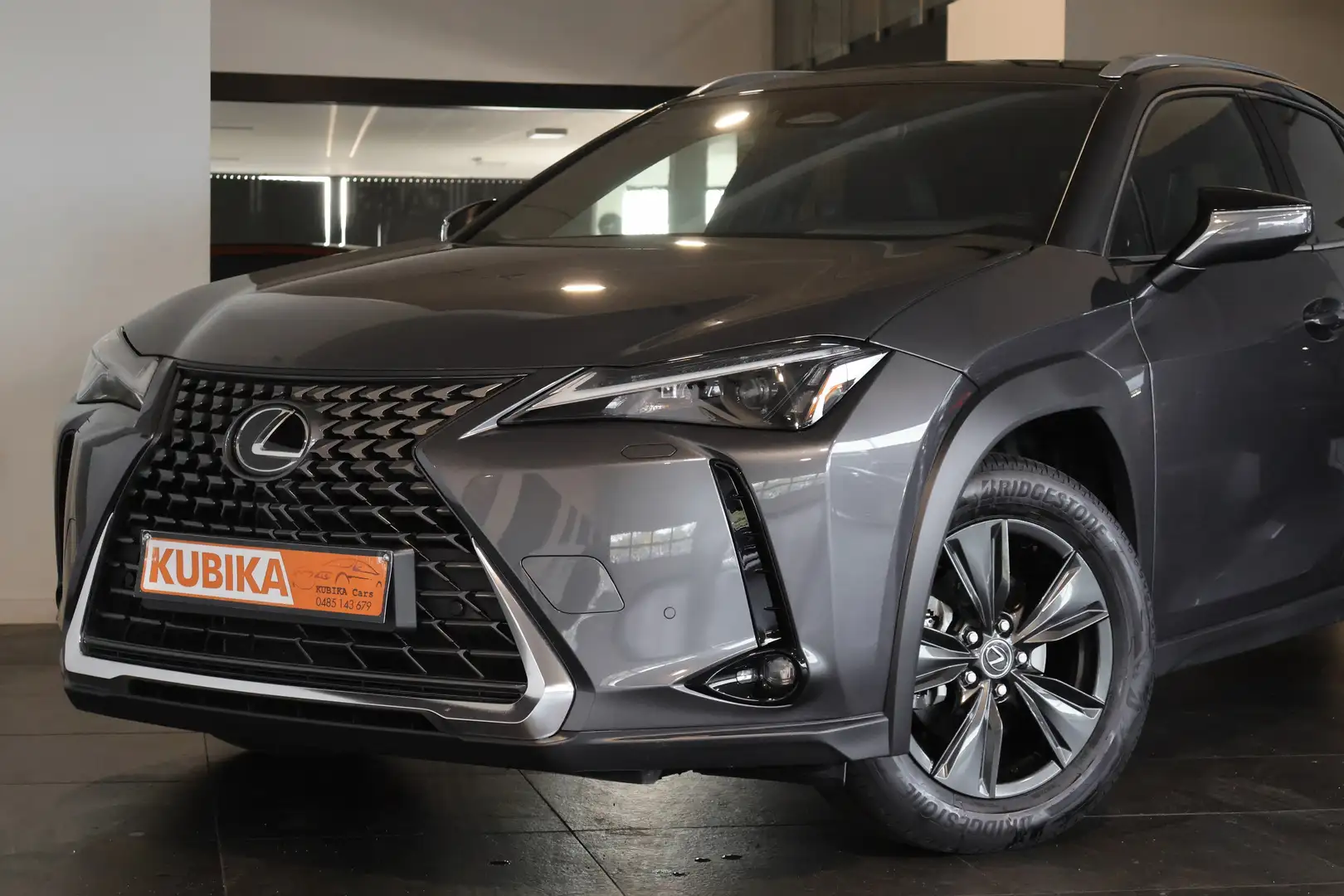 Lexus UX 300h UX 300h Aut Navi Cam DodeH LijnA ACC Garantie Gris - 2