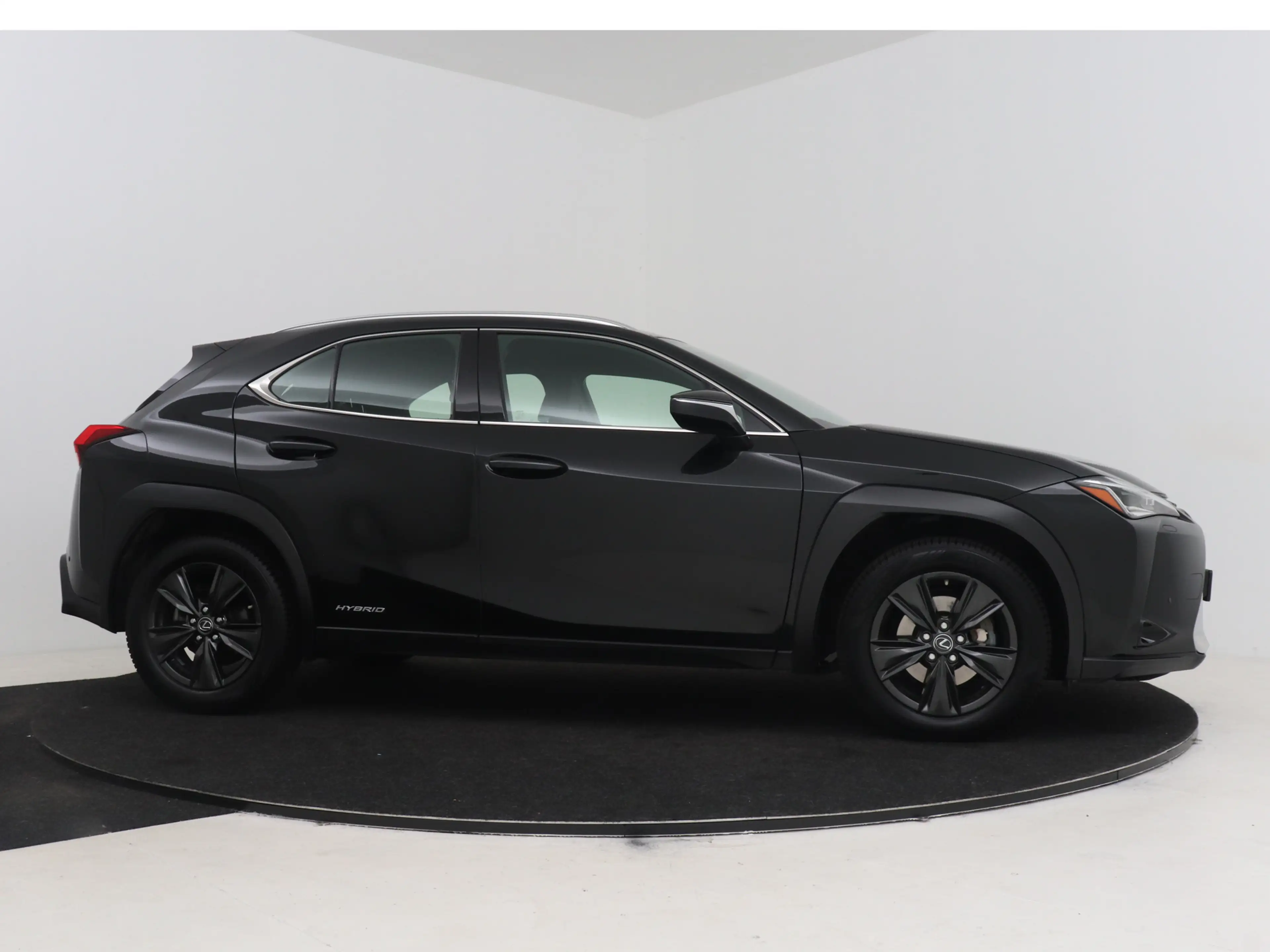 Lexus UX 250h | Stoel en stuurverwarming | — photo 14