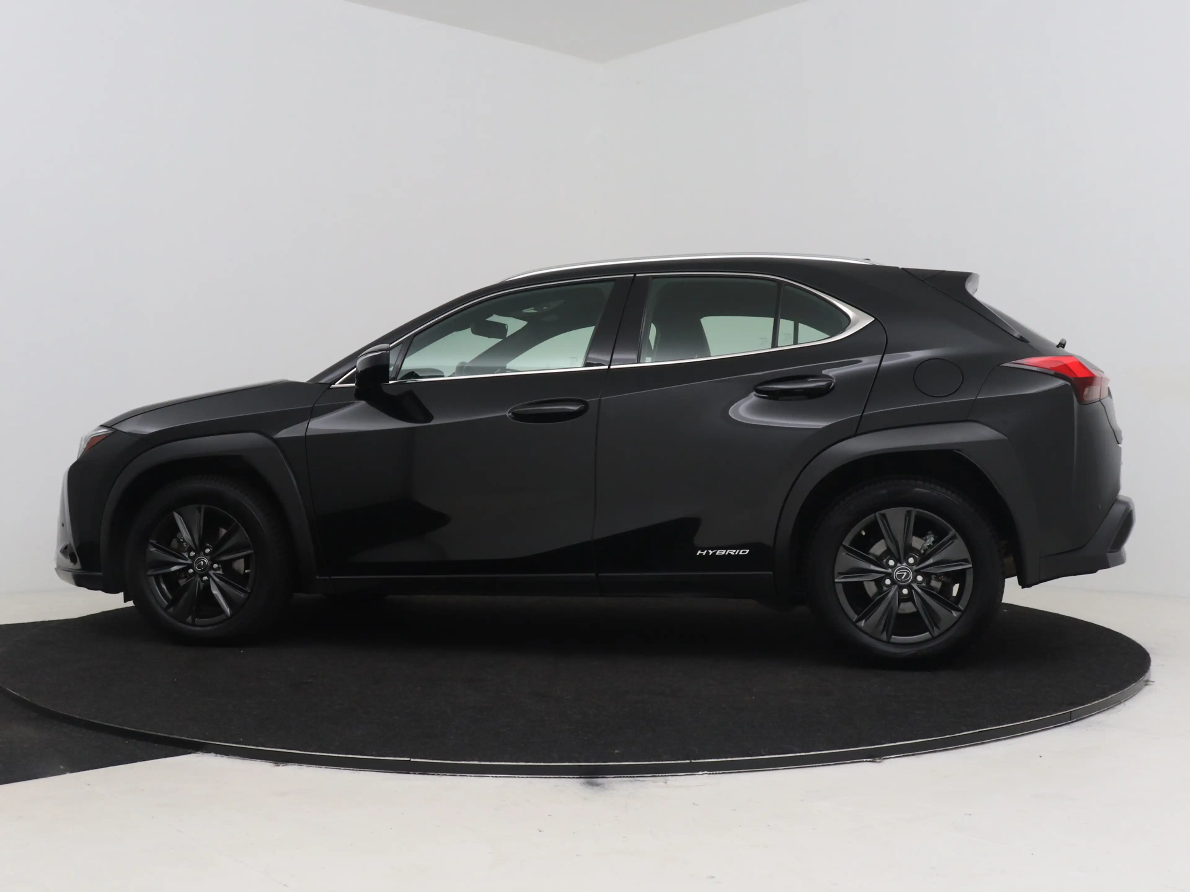 Lexus UX 250h | Stoel en stuurverwarming | — photo 3