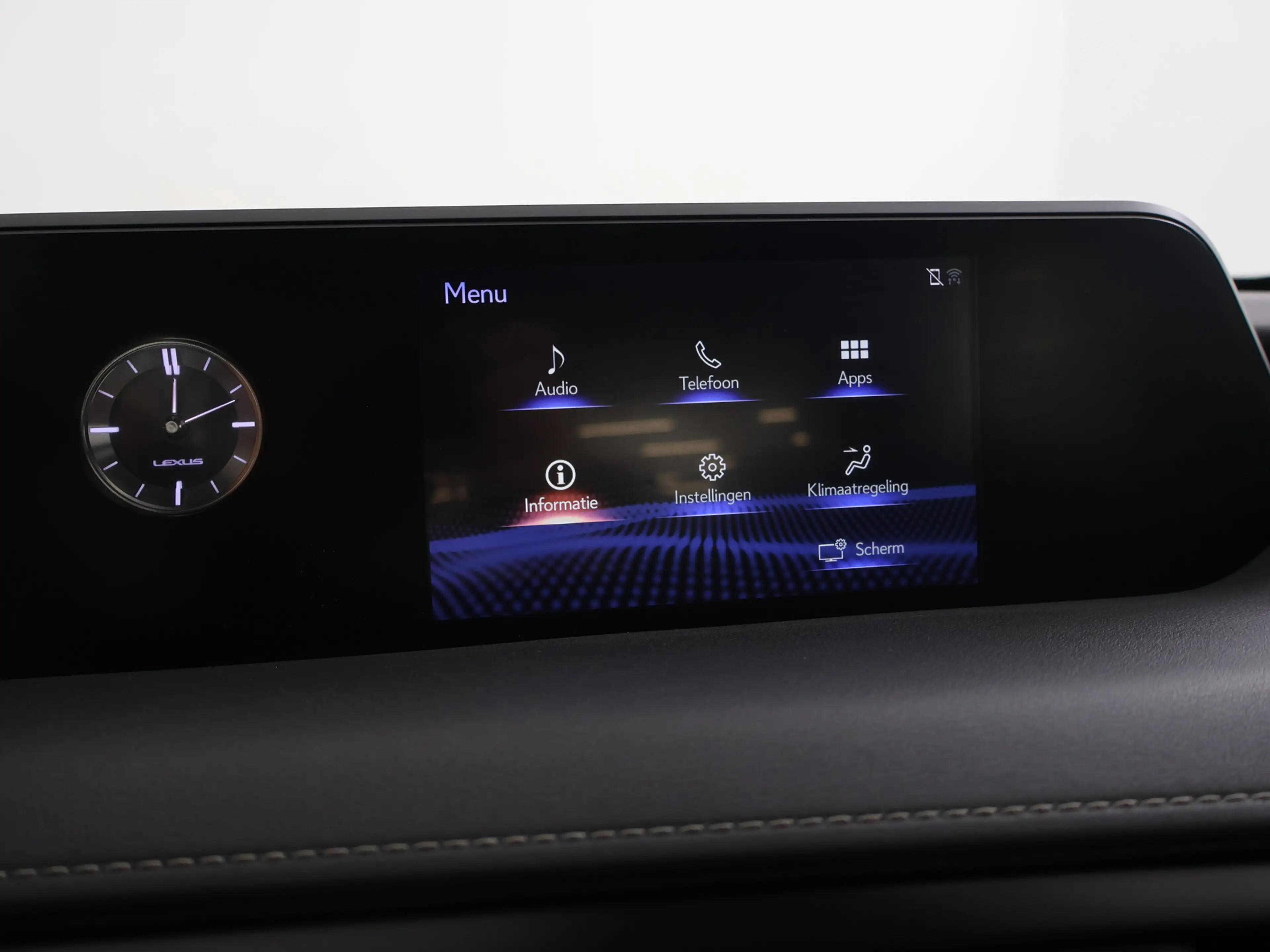 Lexus UX 250h | Stoel en stuurverwarming | — photo 12