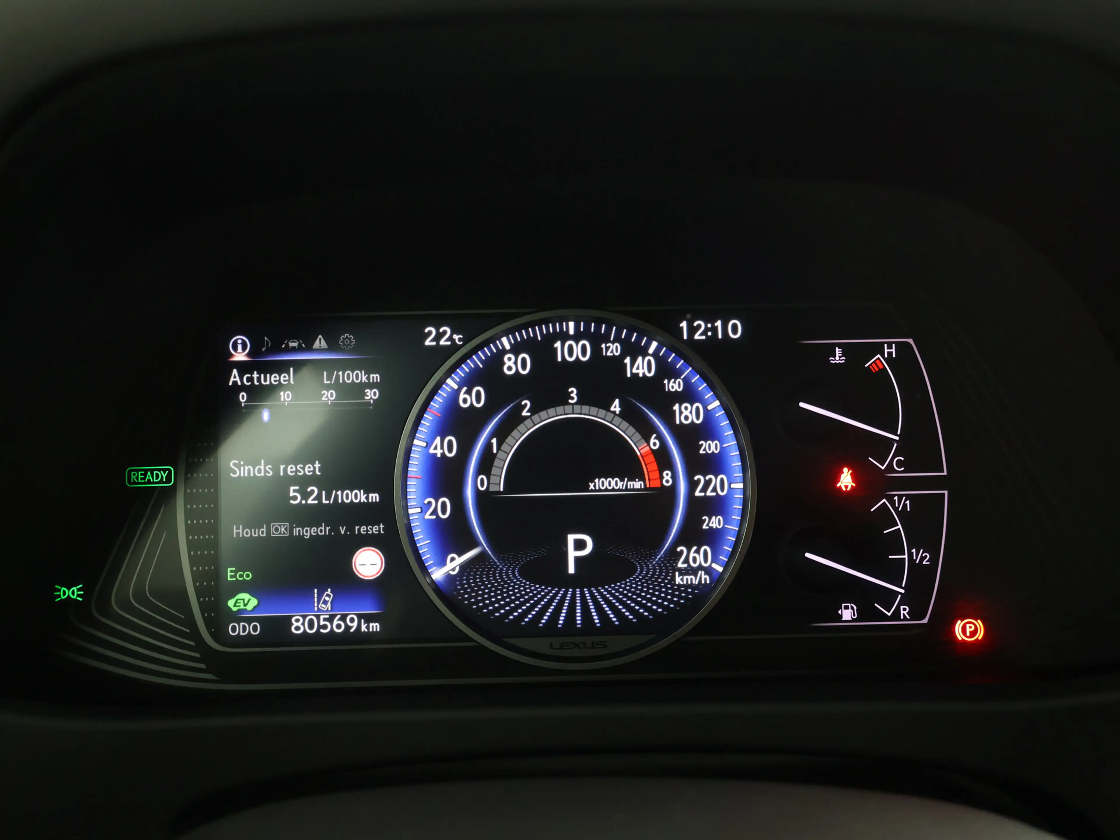 Lexus UX 250h | Stoel en stuurverwarming | — photo 11