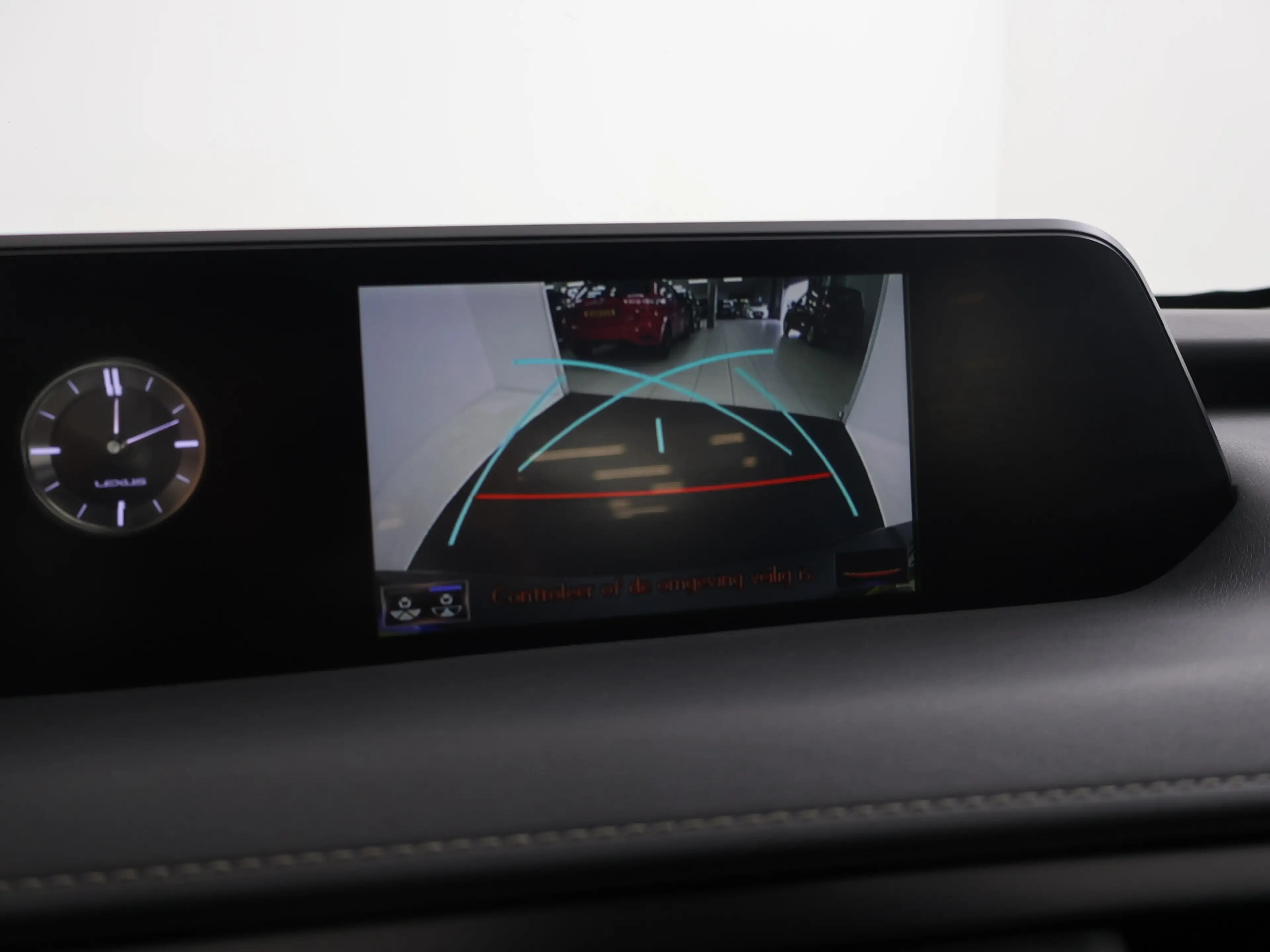 Lexus UX 250h | Stoel en stuurverwarming | — photo 13