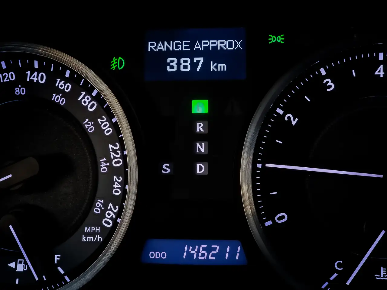 Lexus IS снимка Lexus IS