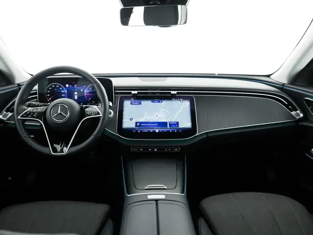 Mercedes-Benz E-Class view 9