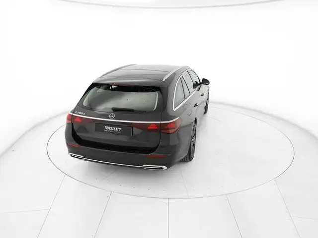 Mercedes-Benz E-Class view 6
