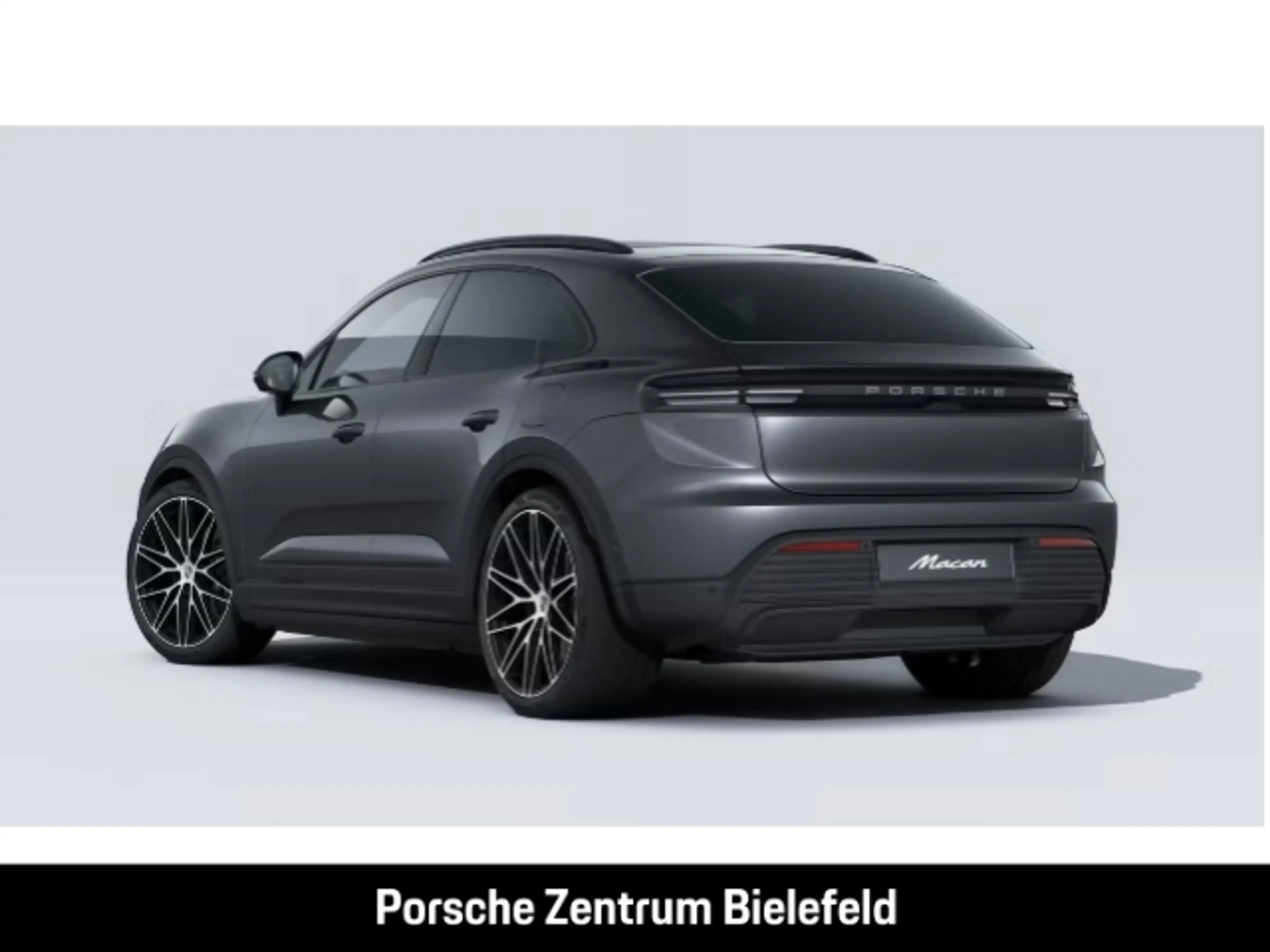Porsche Macan 4 — photo 8