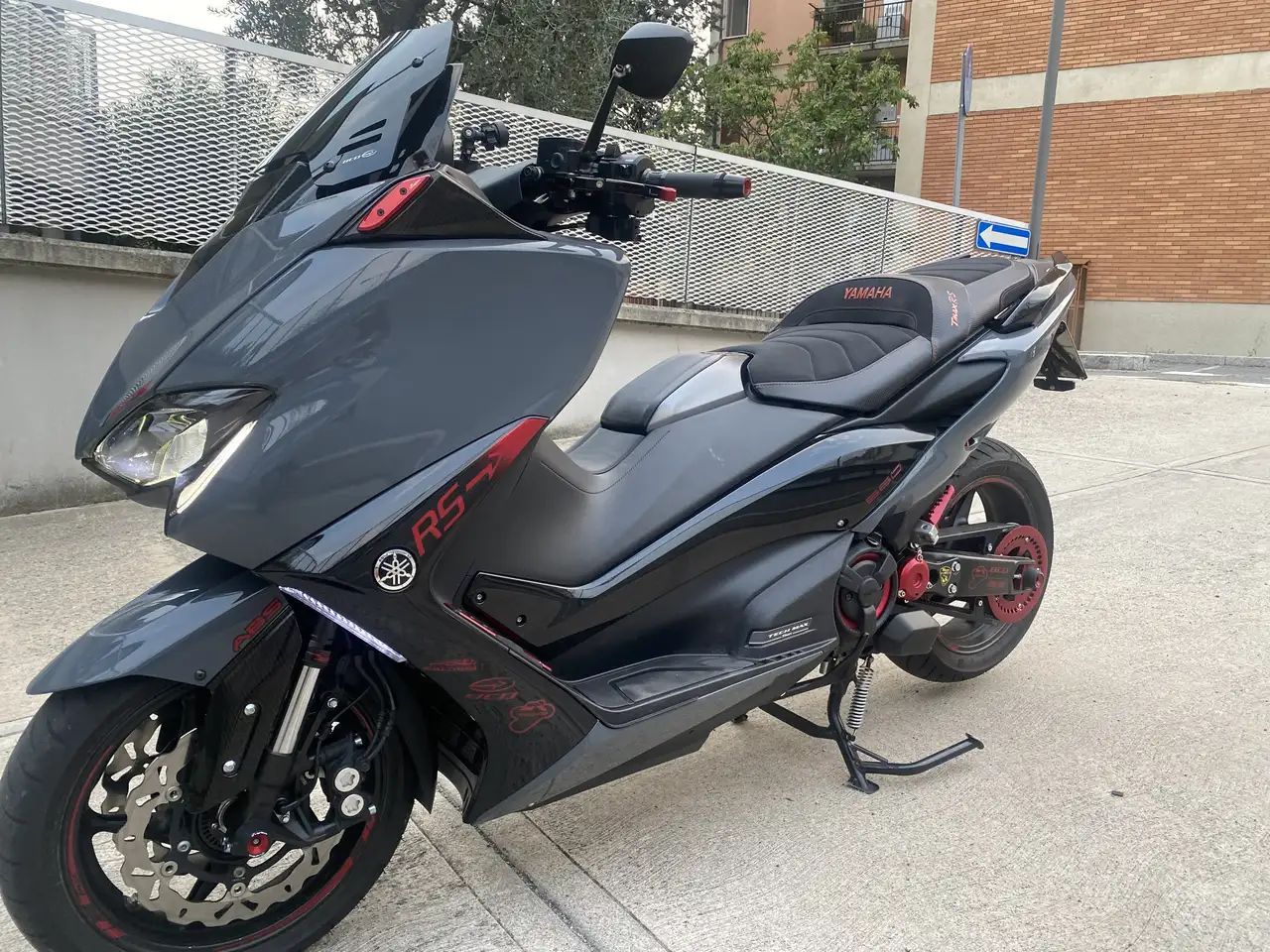 Yamaha Tmax 560
