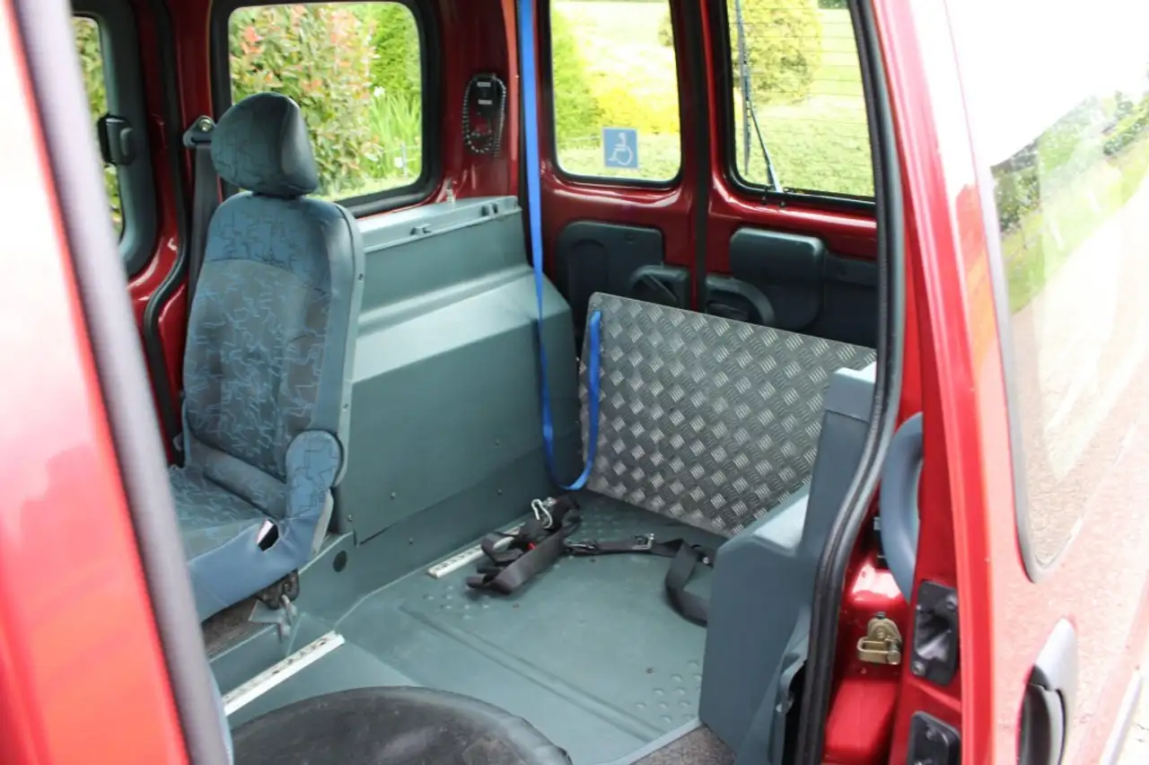 Renault Kangoo 1.4 RXE 75pk. Automaat Airco/Rolstoellift/Radio/CD, foto 10