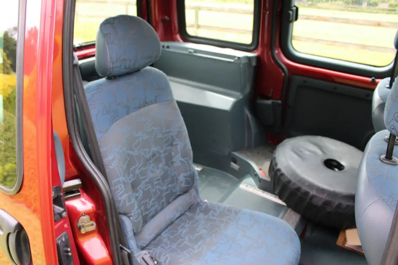 Renault Kangoo 1.4 RXE 75pk. Automaat Airco/Rolstoellift/Radio/CD, foto 9