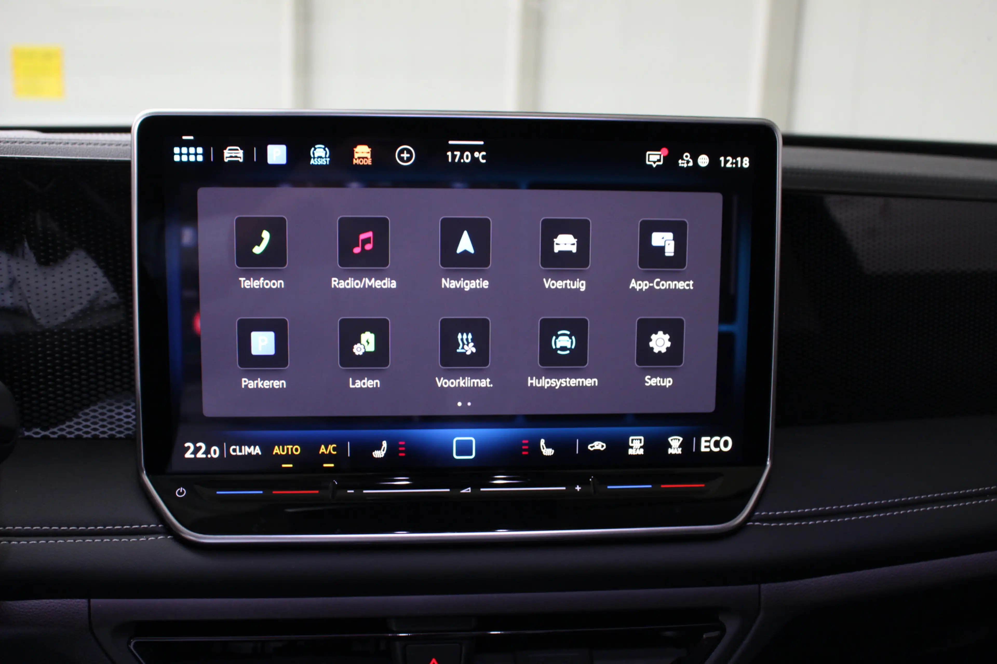 Volkswagen Tiguan 1.5 eHybrid Life Energy Navigatie | Trekhaak | 18" — photo 19