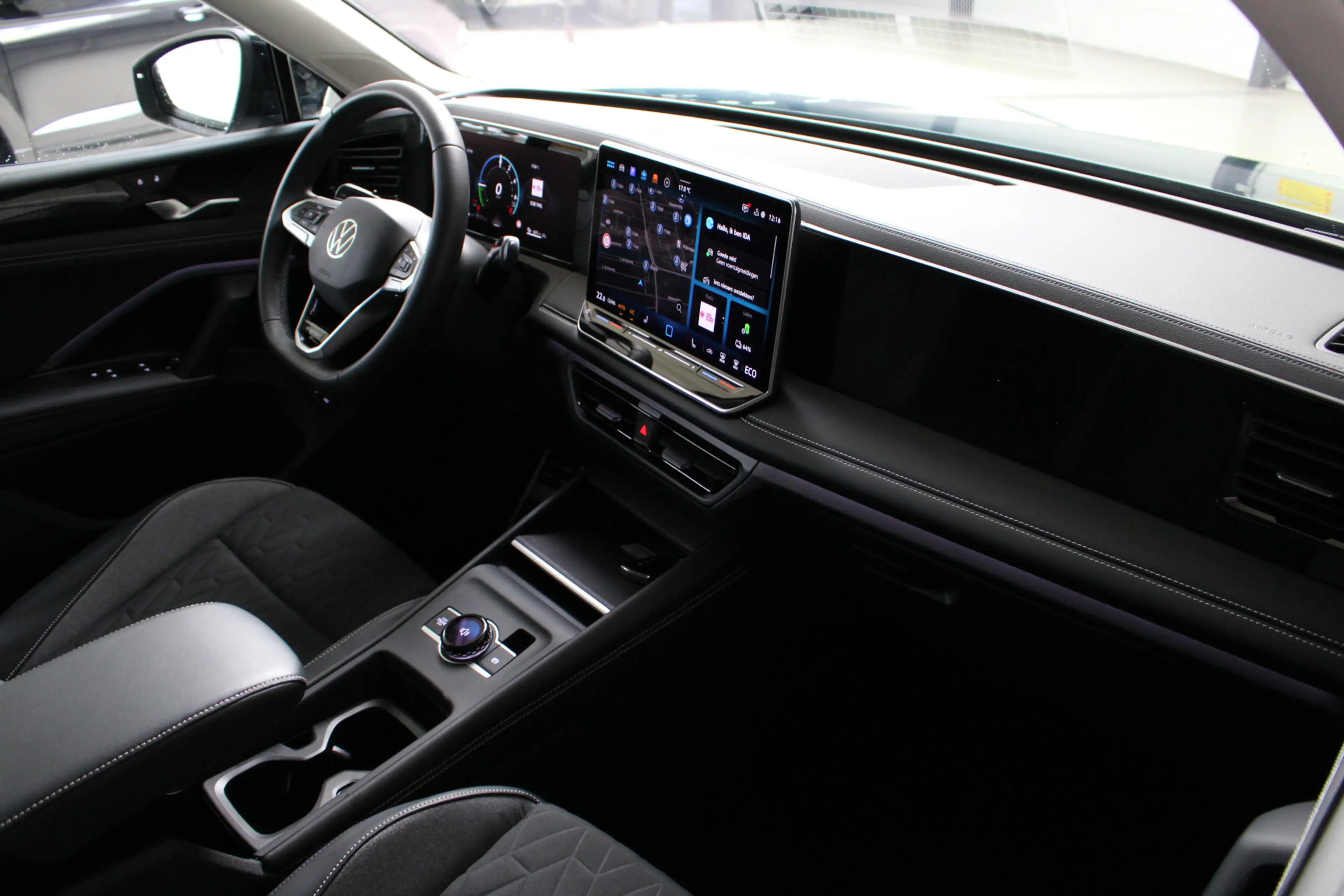 Volkswagen Tiguan 1.5 eHybrid Life Energy Navigatie | Trekhaak | 18" — photo 7