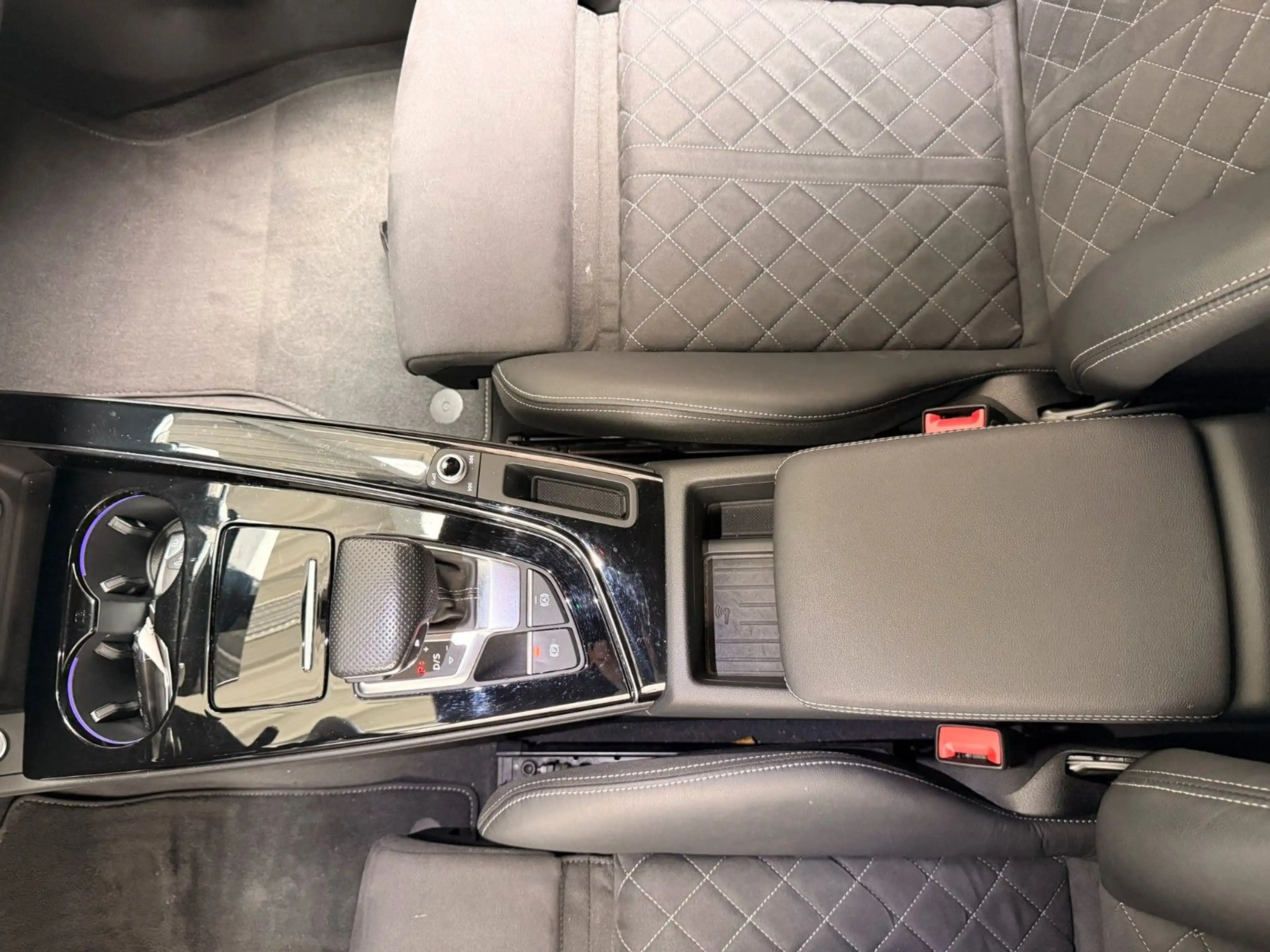 Audi A4 Avant 30 TDI S line S-Sitze Navi Tempo — photo 11