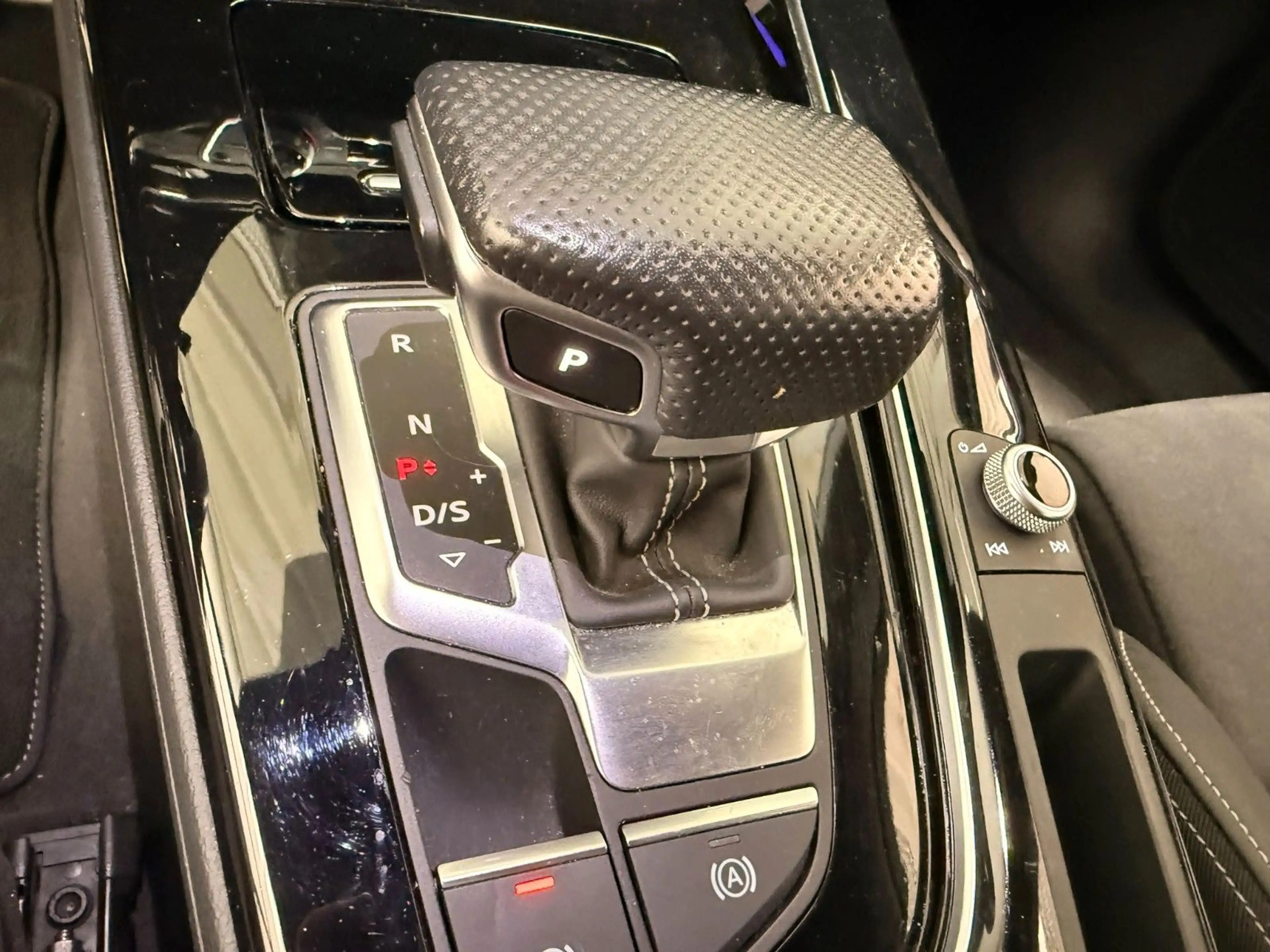 Audi A4 Avant 30 TDI S line S-Sitze Navi Tempo — photo 12