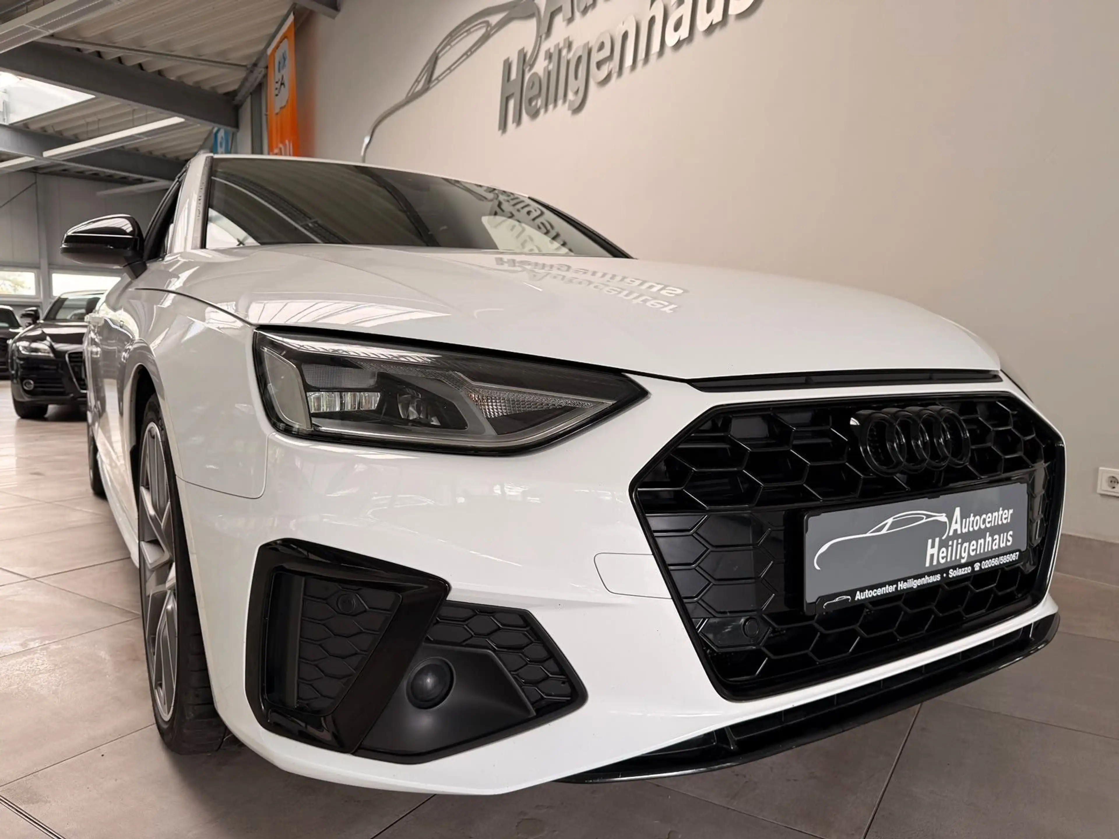 Audi A4 Avant 30 TDI S line S-Sitze Navi Tempo