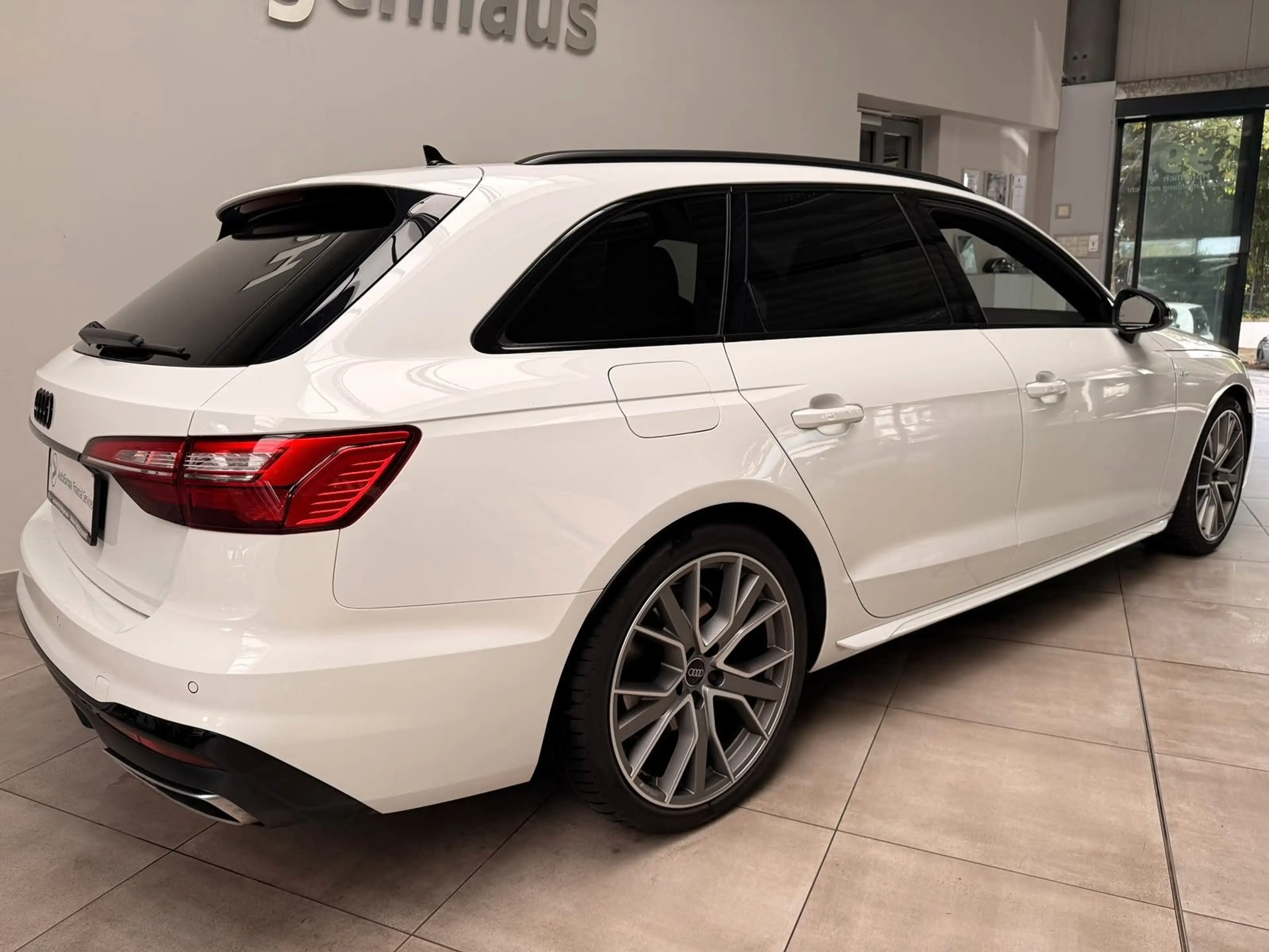 Audi A4 Avant 30 TDI S line S-Sitze Navi Tempo — photo 6